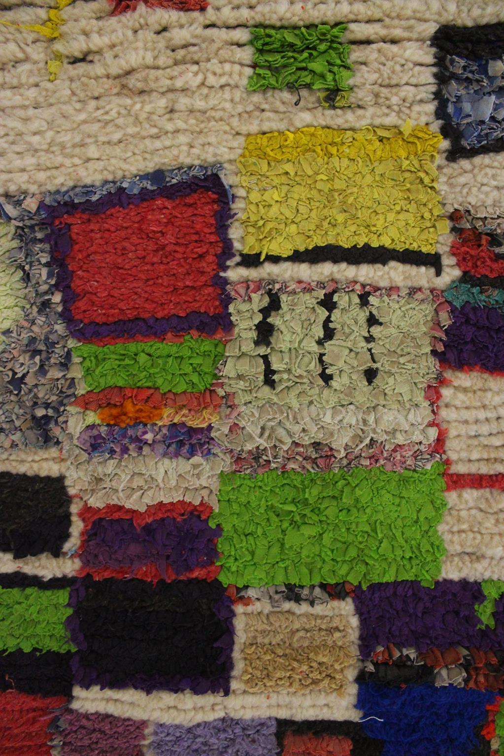 Marokkanischer Azilal-Teppich im Vintage-Stil - Multicolor - 3,5x4.9feet / 107x150cm im Angebot 1