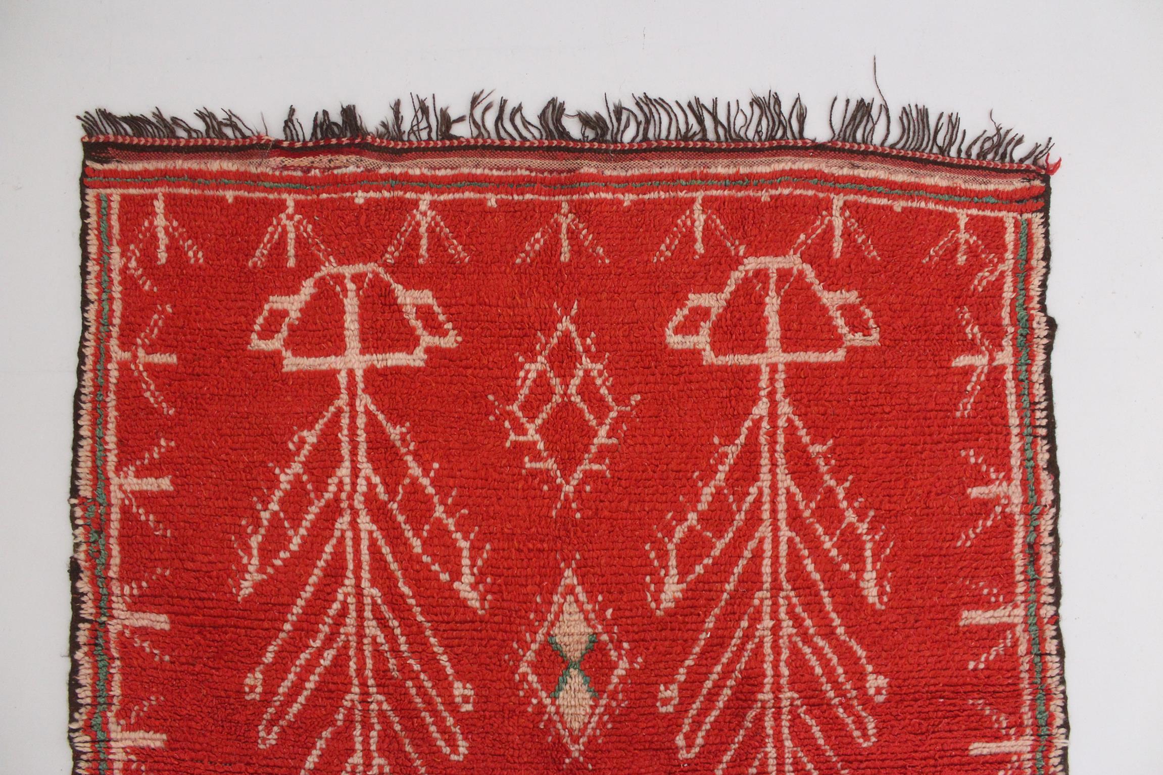 Marokkanischer Azilal-Teppich im Vintage-Stil - Rot - 4.8x10.7feet / 148x328cm im Angebot 2