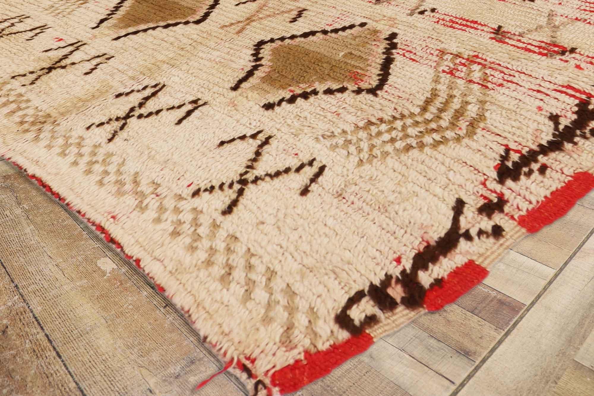 Vintage Moroccan Azilal Rug with Rustic Bohemian Tribal Style In Good Condition For Sale In Dallas, TX