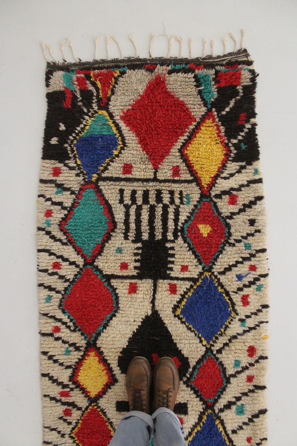 Vintage Moroccan Azilal runner rug - 3.1x11.3feet / 95x345cm For Sale 3