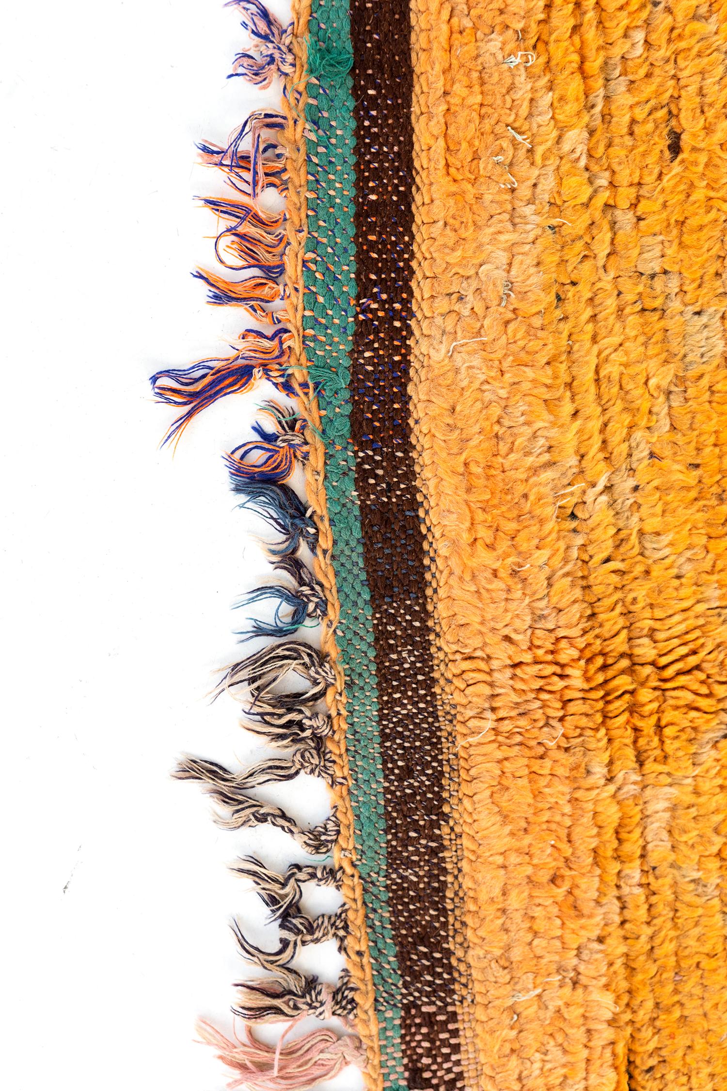 Marokkanischer Berberteppich im Azilal-Stil (Handgeknüpft) im Angebot