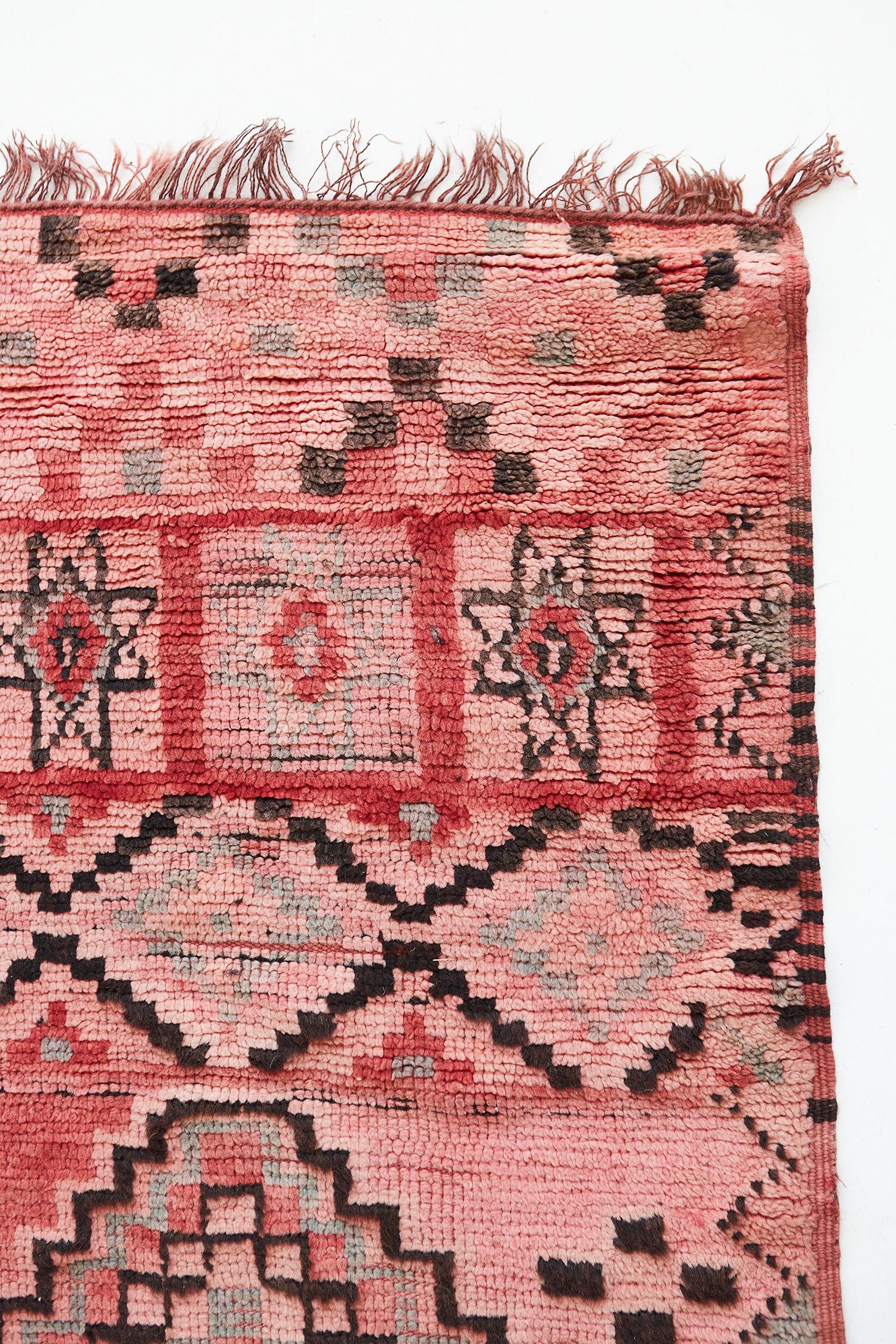 Vintage Moroccan Azilal Tribe Berber Rug from Mehraban For Sale 5