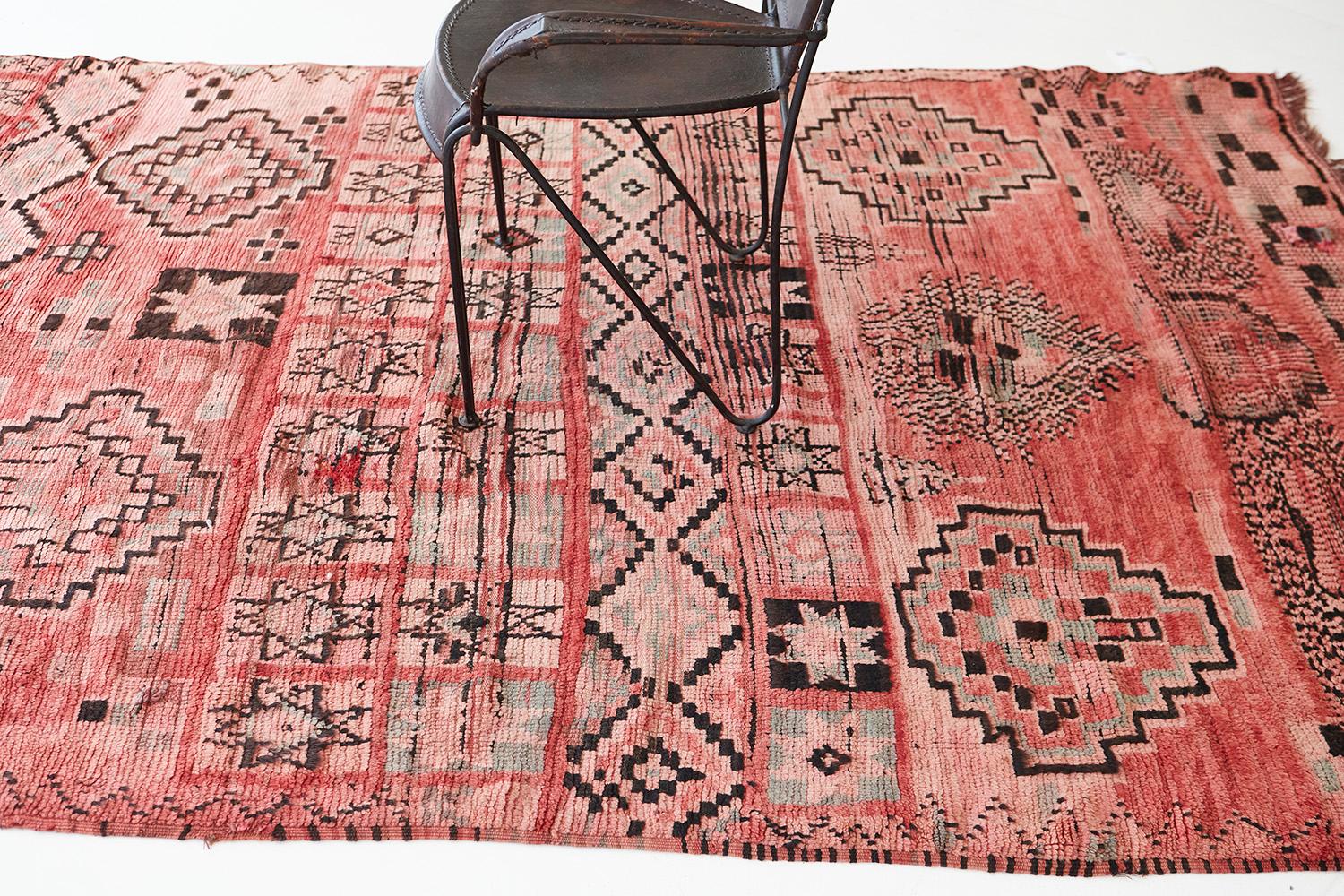 Vintage Moroccan Azilal Tribe Berber Rug from Mehraban In Good Condition For Sale In WEST HOLLYWOOD, CA