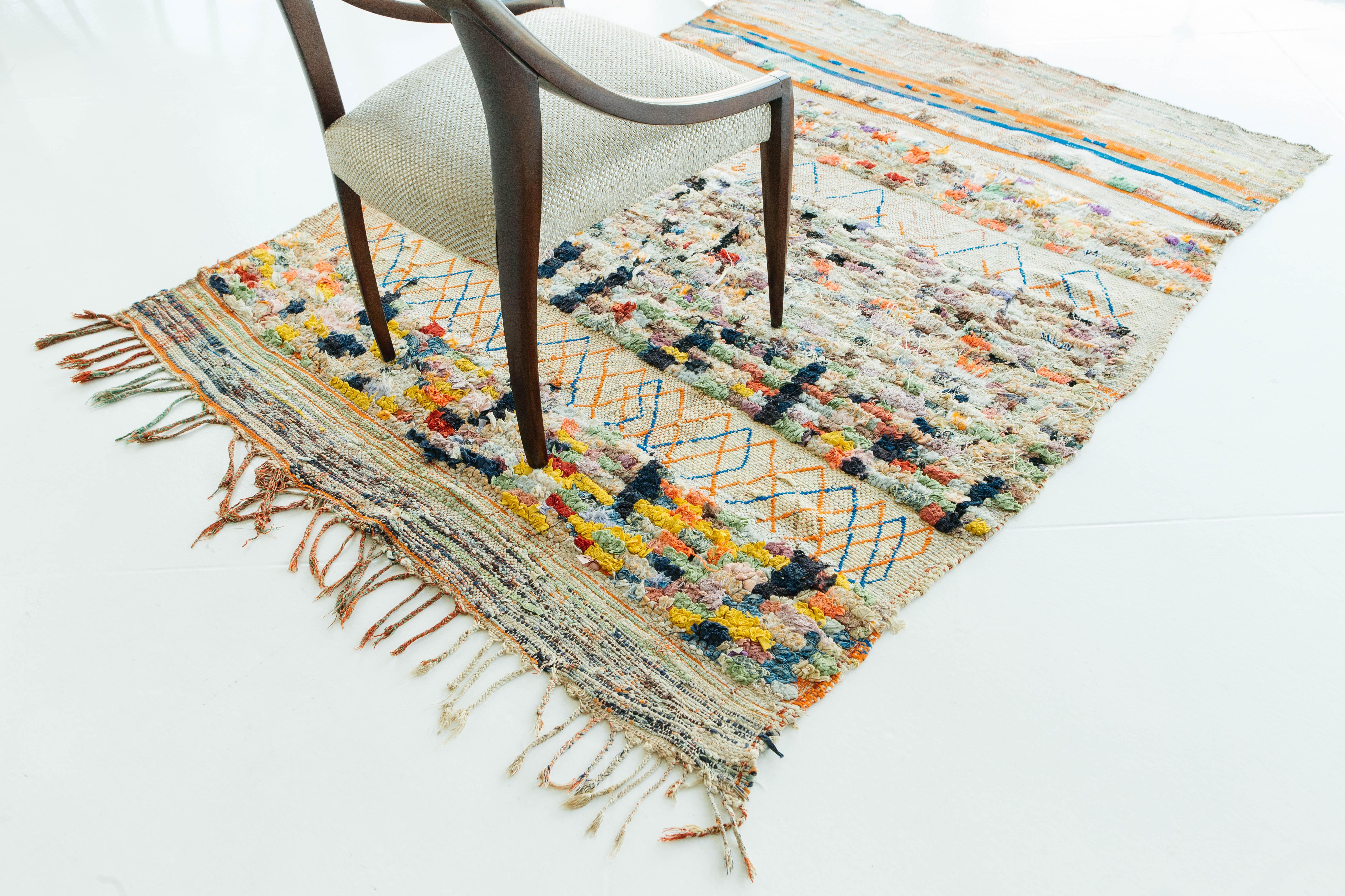 Alfombra vintage marroquí de la tribu azilal en venta 6