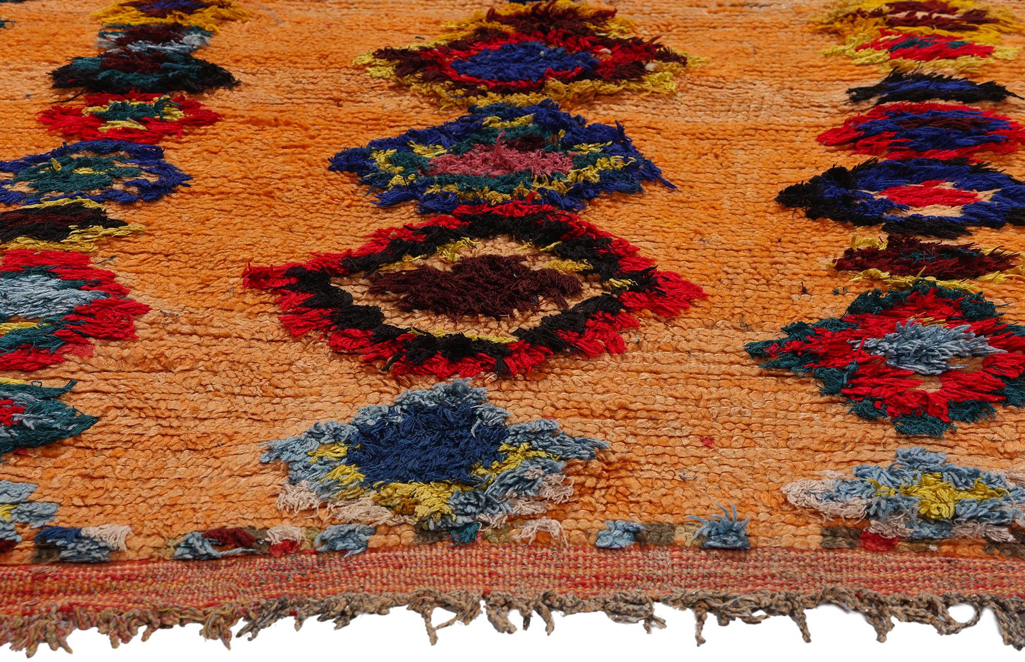 Marokkanischer Azilal-Wollteppich im Vintage-Stil, Bohemian Chic Meets Tribal Enchantment (Handgeknüpft) im Angebot