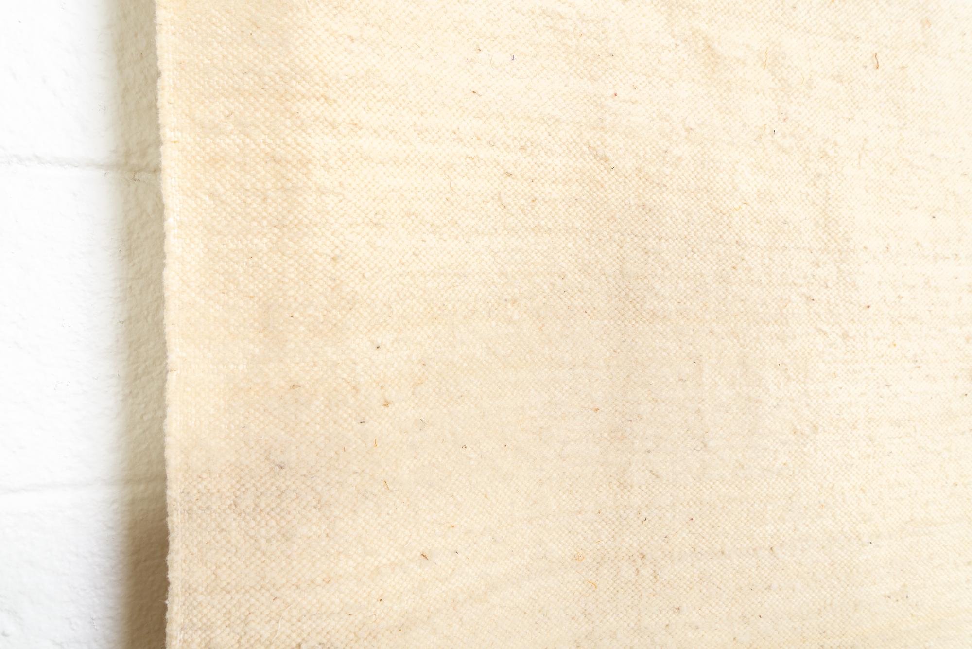 Tapis de sol ou couverture Kilim marocain vintage en laine à rayures beiges et bleues 6x7 en vente 1