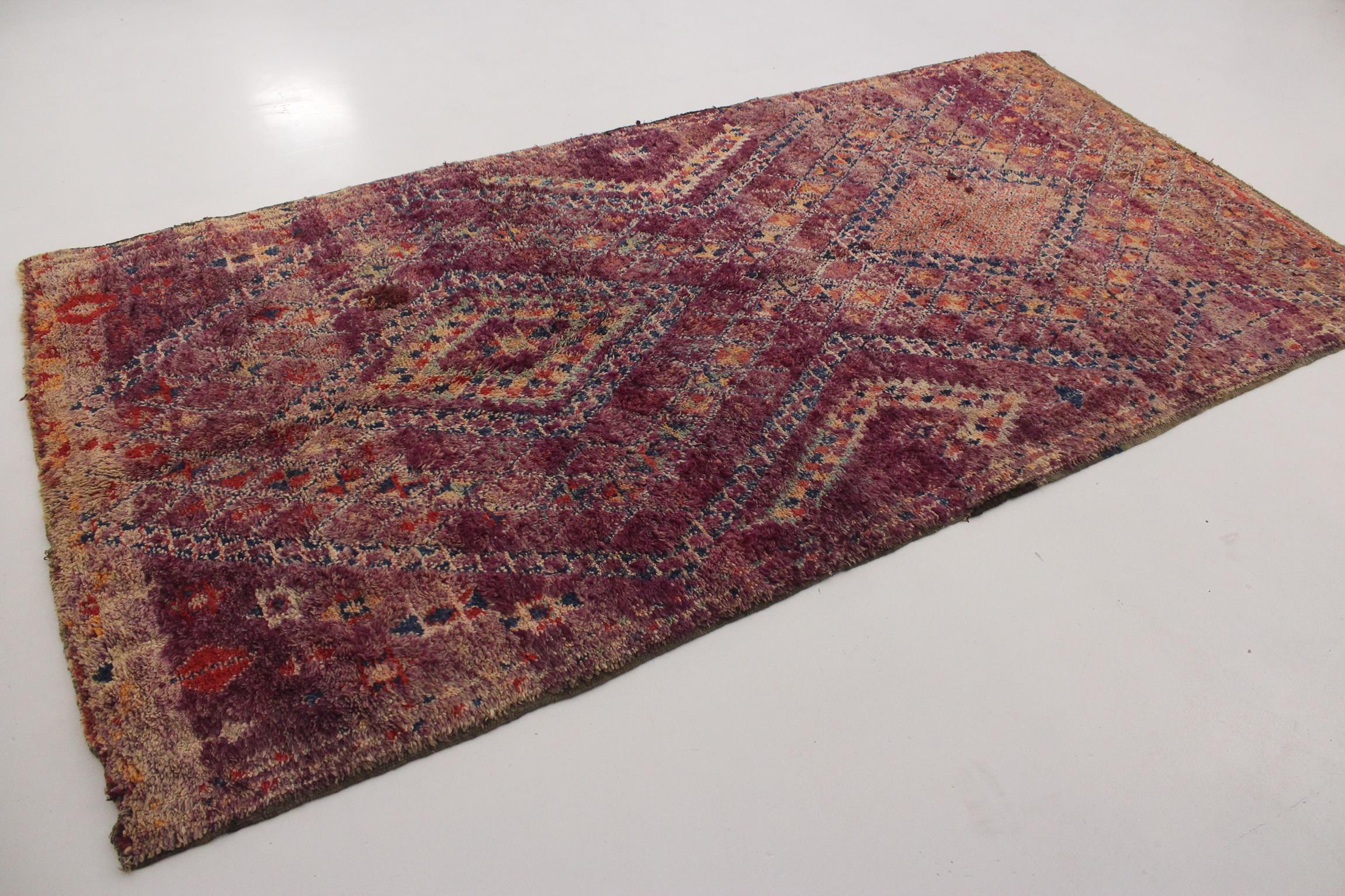 Vintage Moroccan Beni Mguild rug - Purple - 6.1x12feet / 187x368cm In Good Condition For Sale In Marrakech, MA