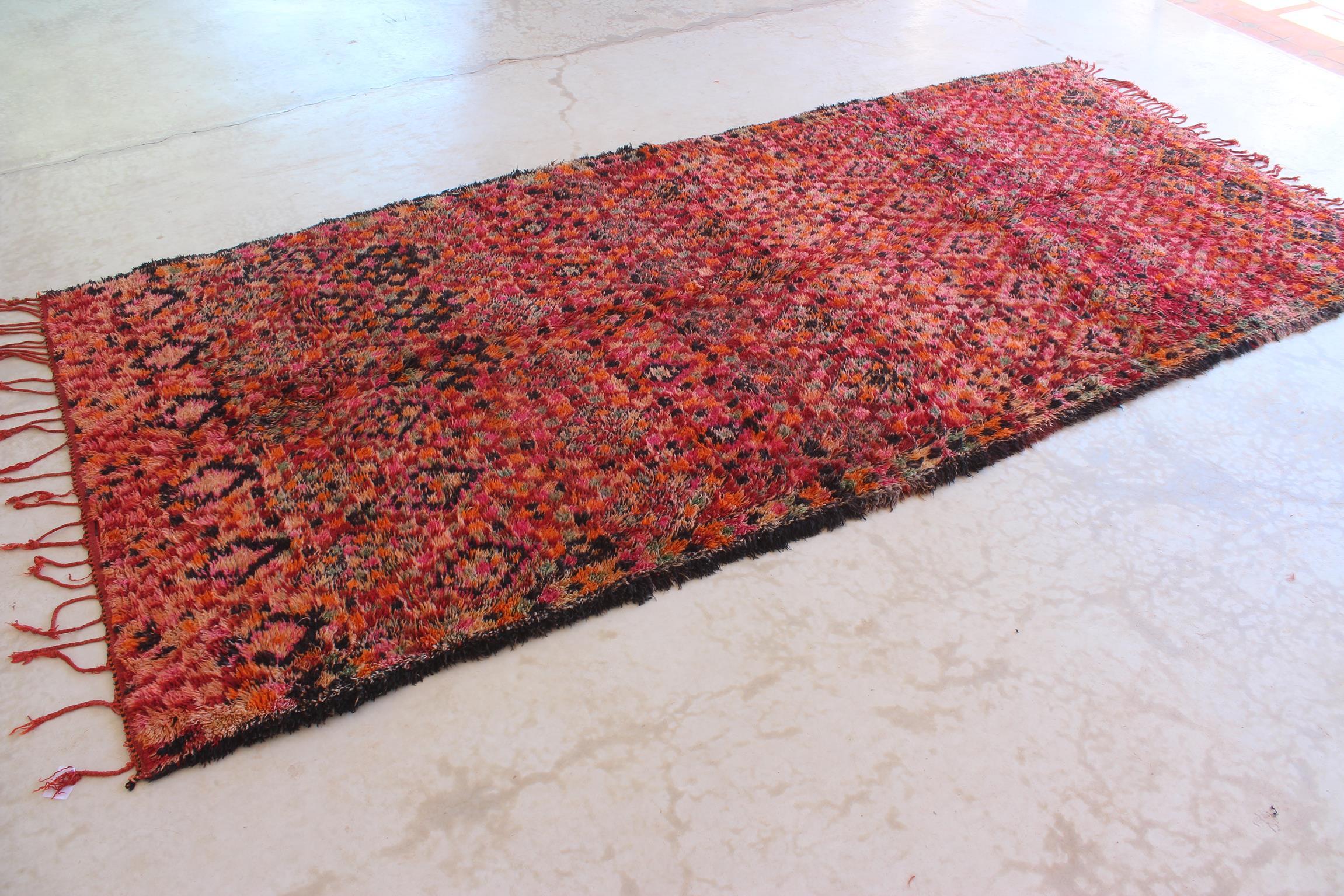 Vintage Moroccan Beni Mguild rug - Red - 6.5x14.3feet / 200x437cm In Good Condition For Sale In Marrakech, MA