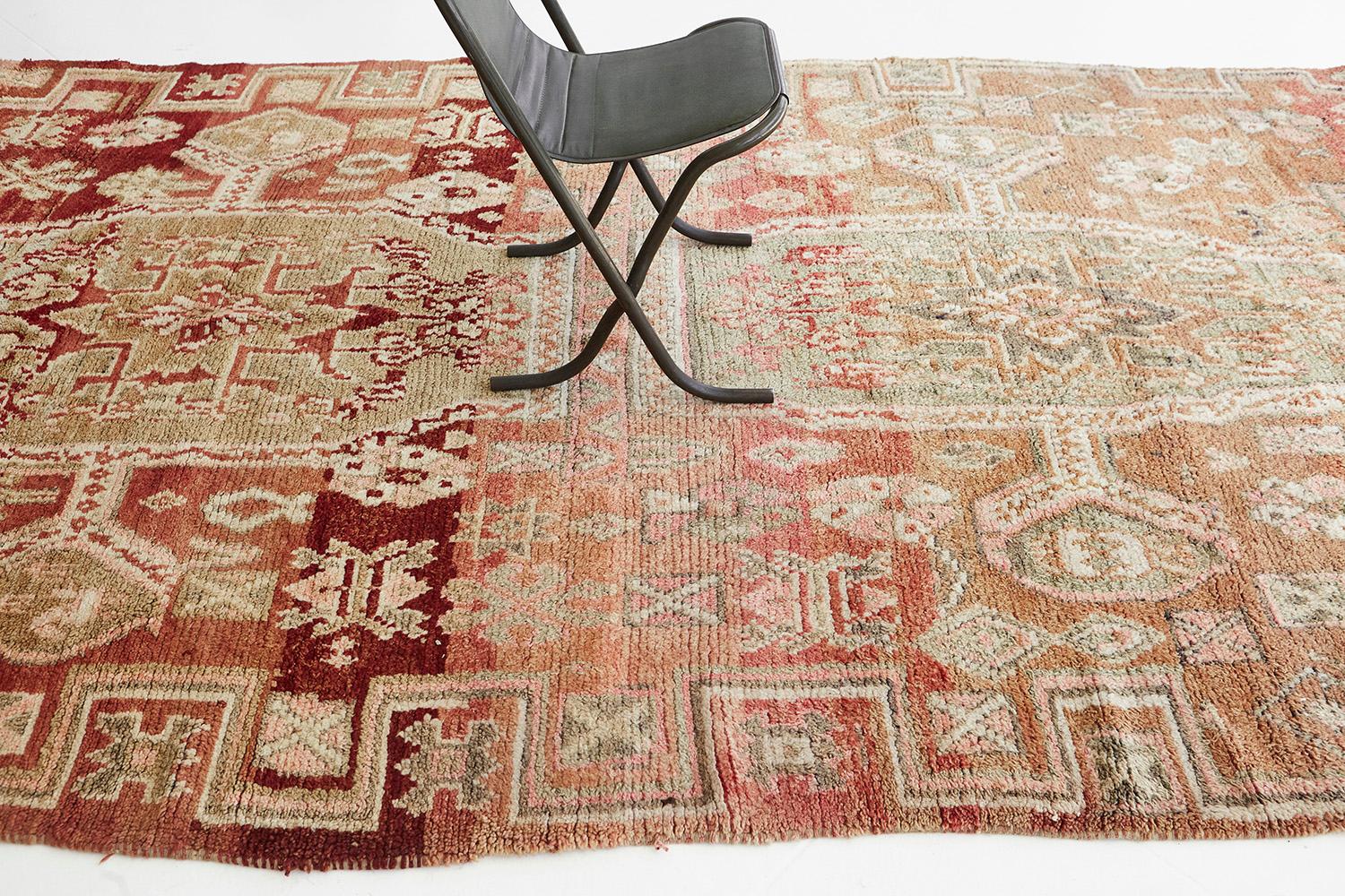 Metà XX secolo Tappeto vintage della tribù marocchina Beni M'Guild in vendita