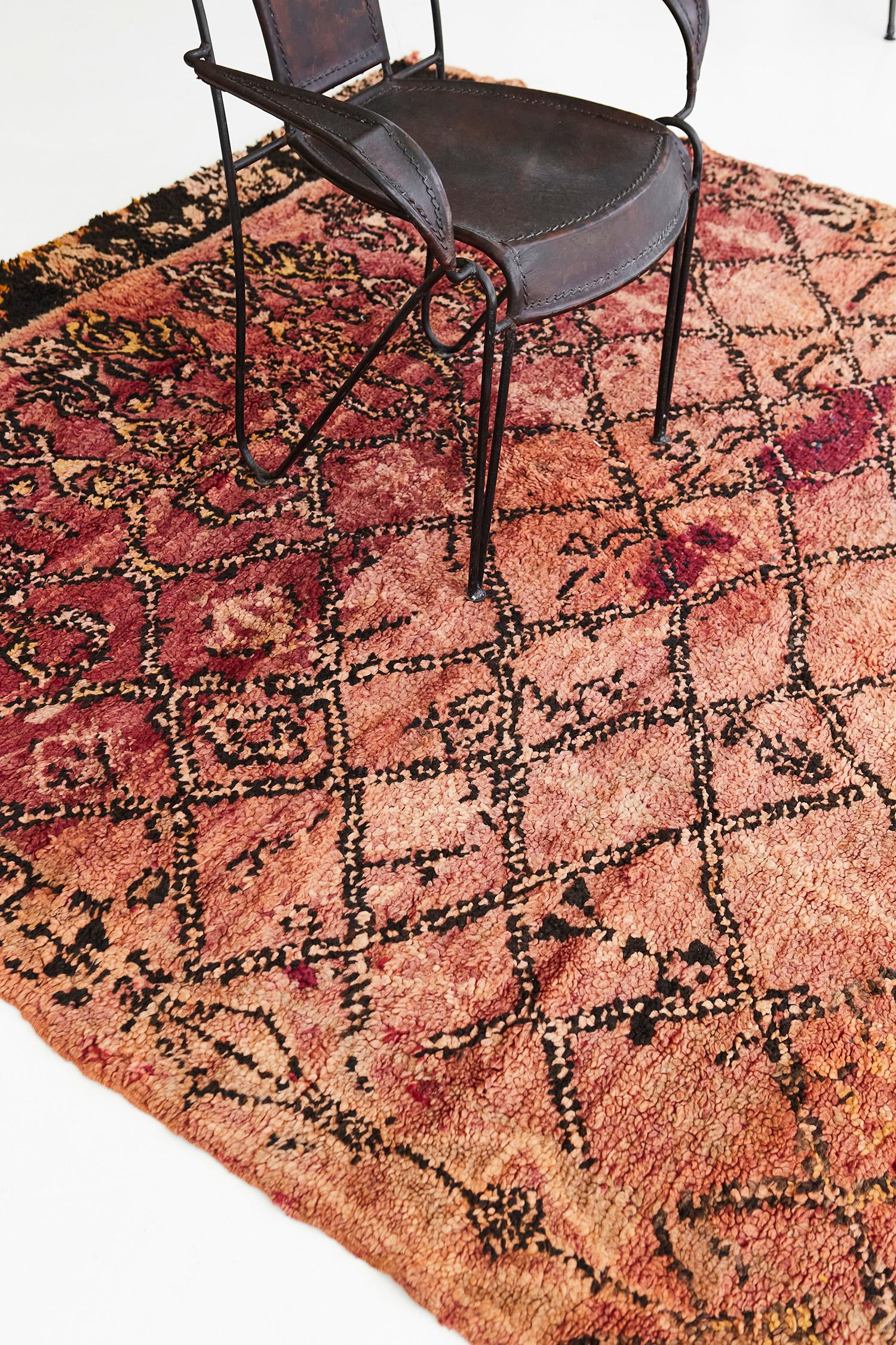 Marokkanischer Beni M'Guild Tribe Teppich von Mehraban, Vintage (Handgeknüpft) im Angebot