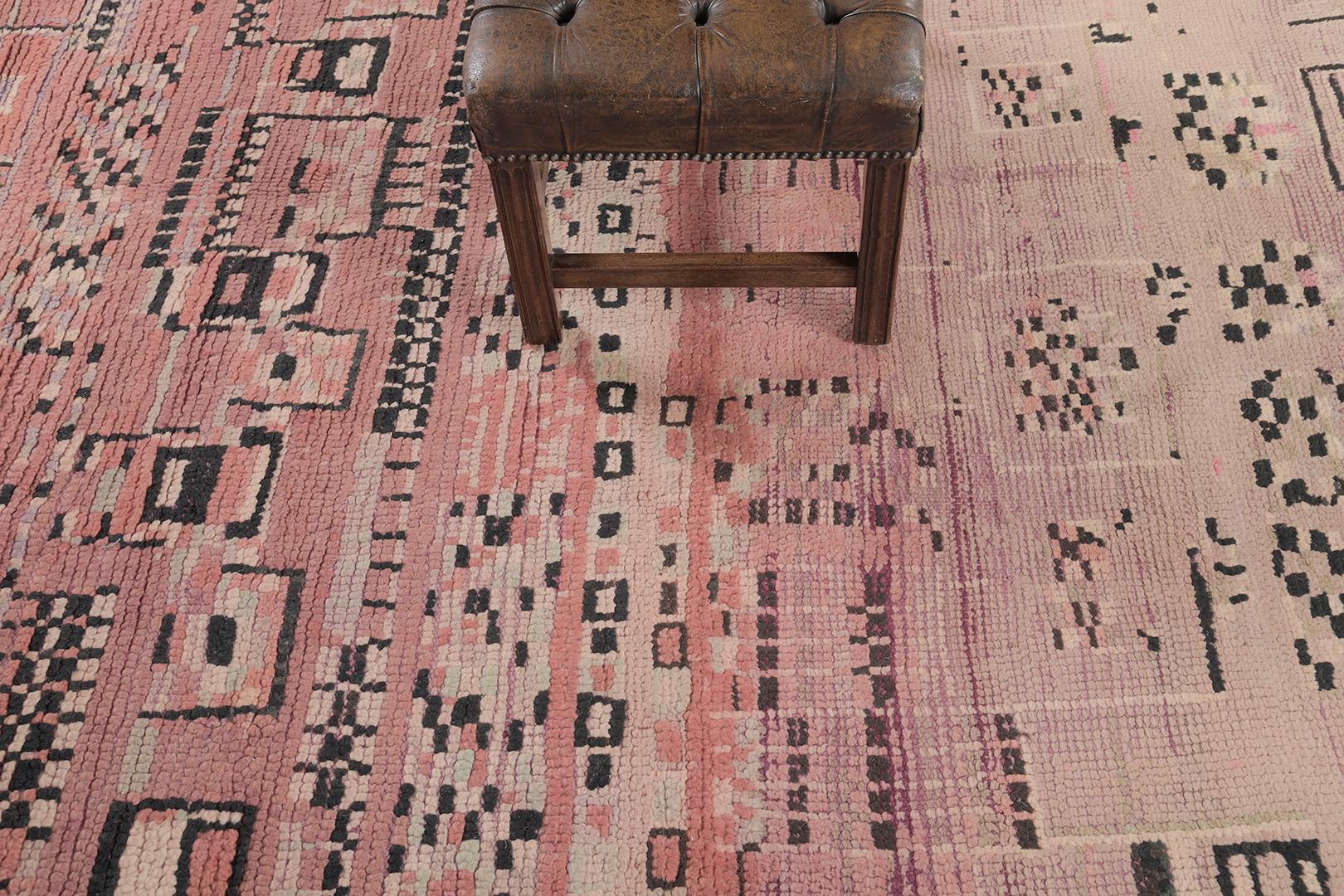 Marokkanischer Beni M'Guild Tribe Teppich von Mehraban, Vintage im Zustand „Gut“ im Angebot in WEST HOLLYWOOD, CA