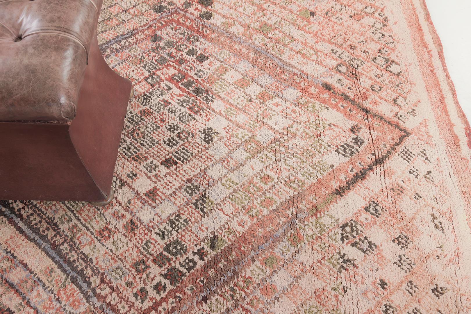 Marokkanischer Beni M'Guild Tribe Teppich von Mehraban, Vintage im Zustand „Gut“ im Angebot in WEST HOLLYWOOD, CA