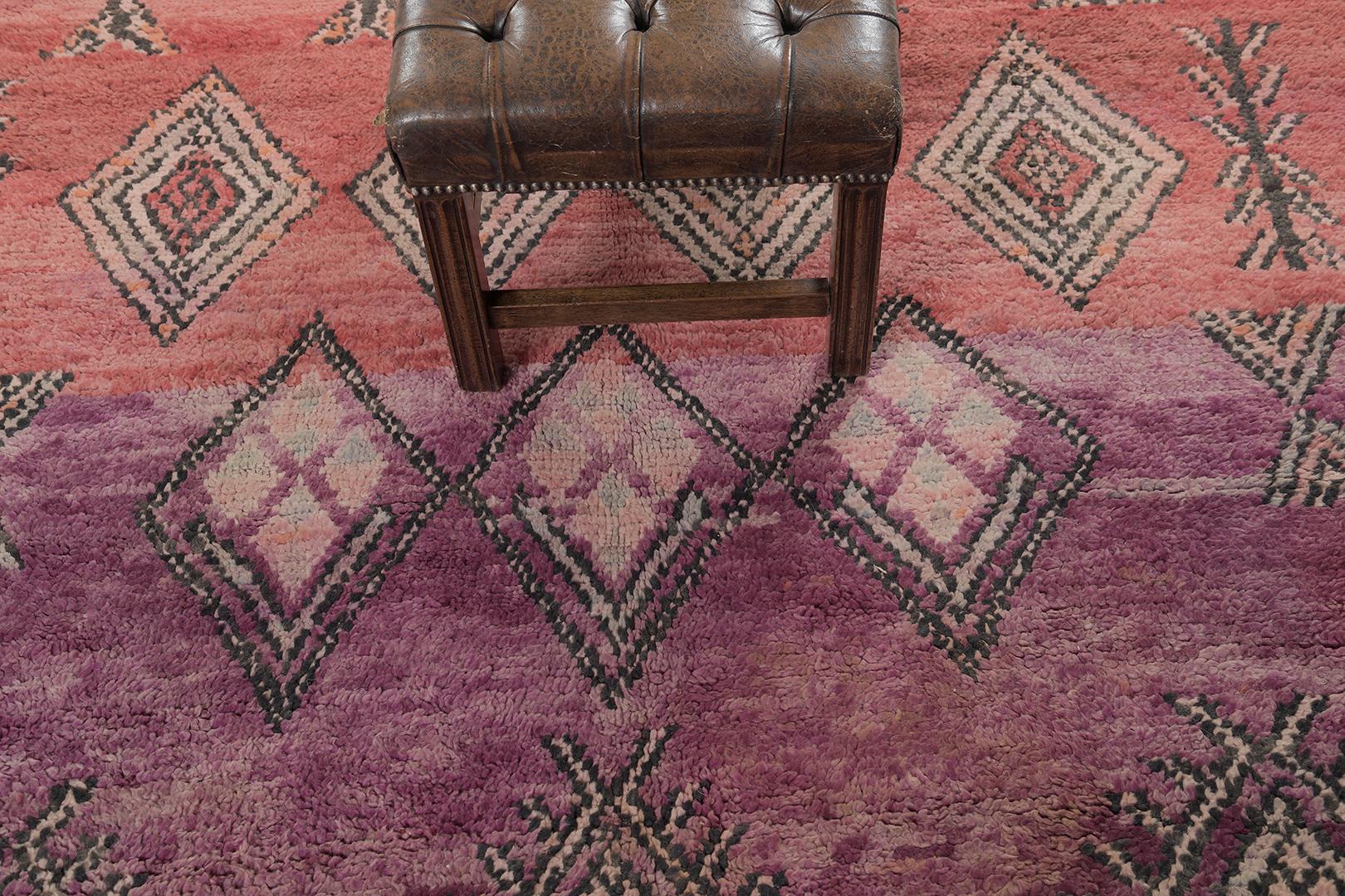 Milieu du XXe siècle Tapis marocain vintage de la tribu Beni M'Guild de Mehraban en vente