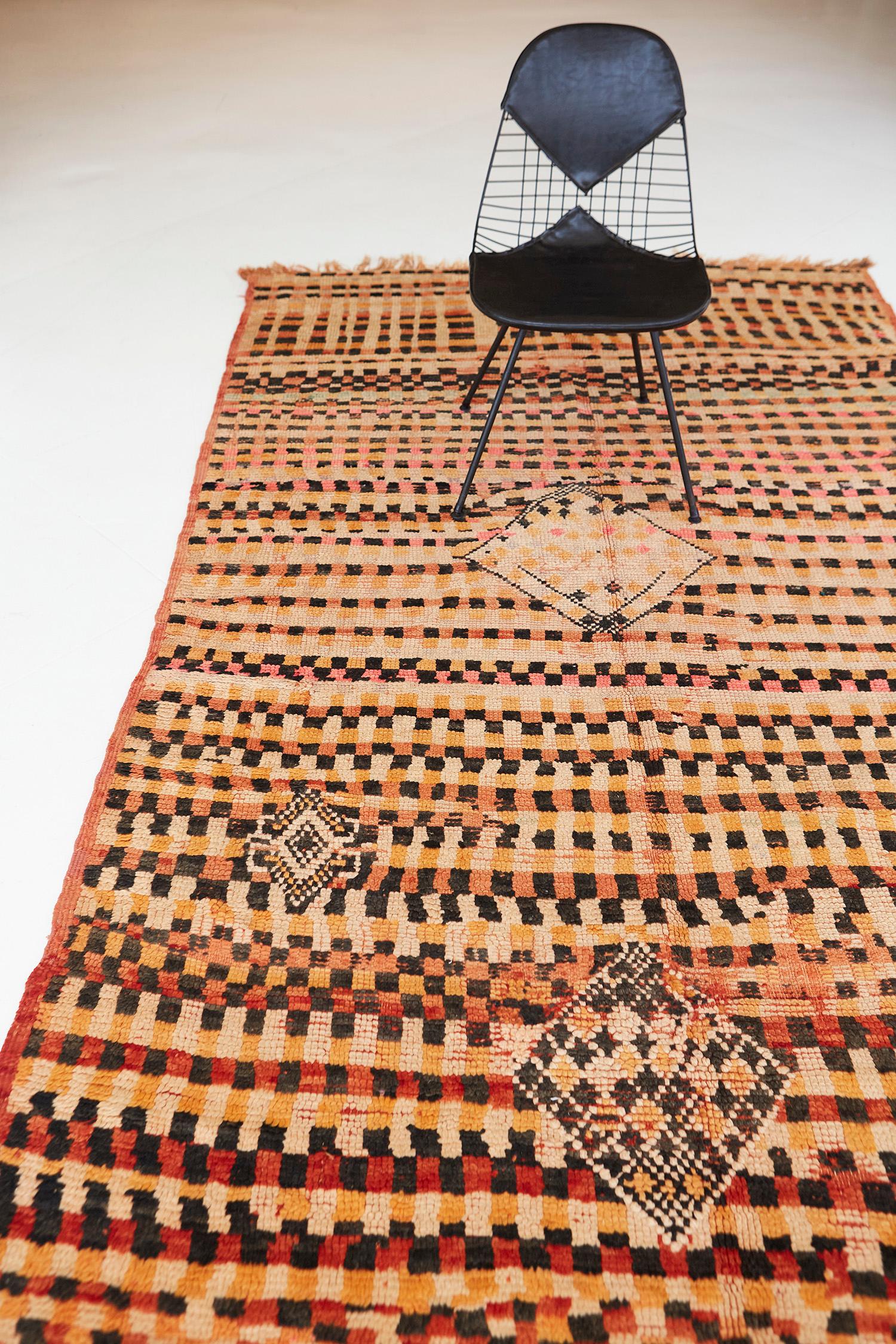 Marokkanischer Beni M'Guild Tribe Teppich von Mehraban, Vintage im Angebot 2
