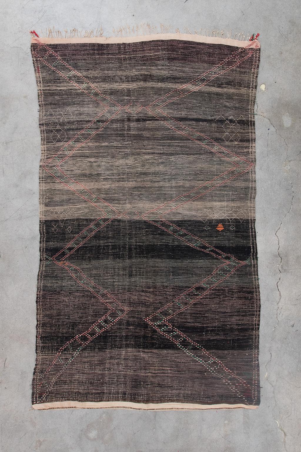 Vintage Moroccan Beni M'Rirt Rug - Black, Brown For Sale 1