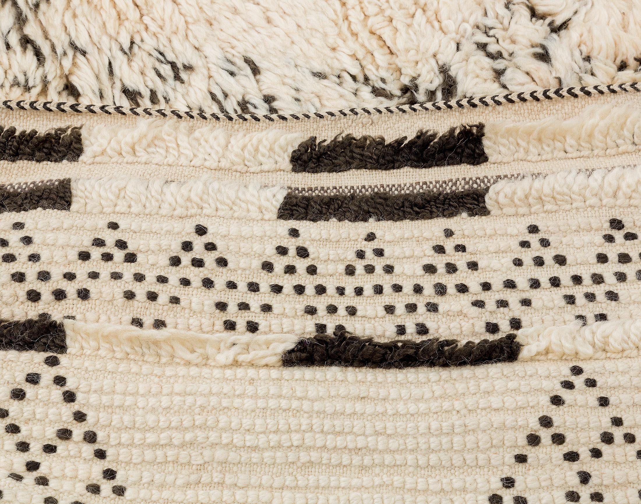 Tribal Vintage Moroccan Beni Ouarain Berber Rug For Sale