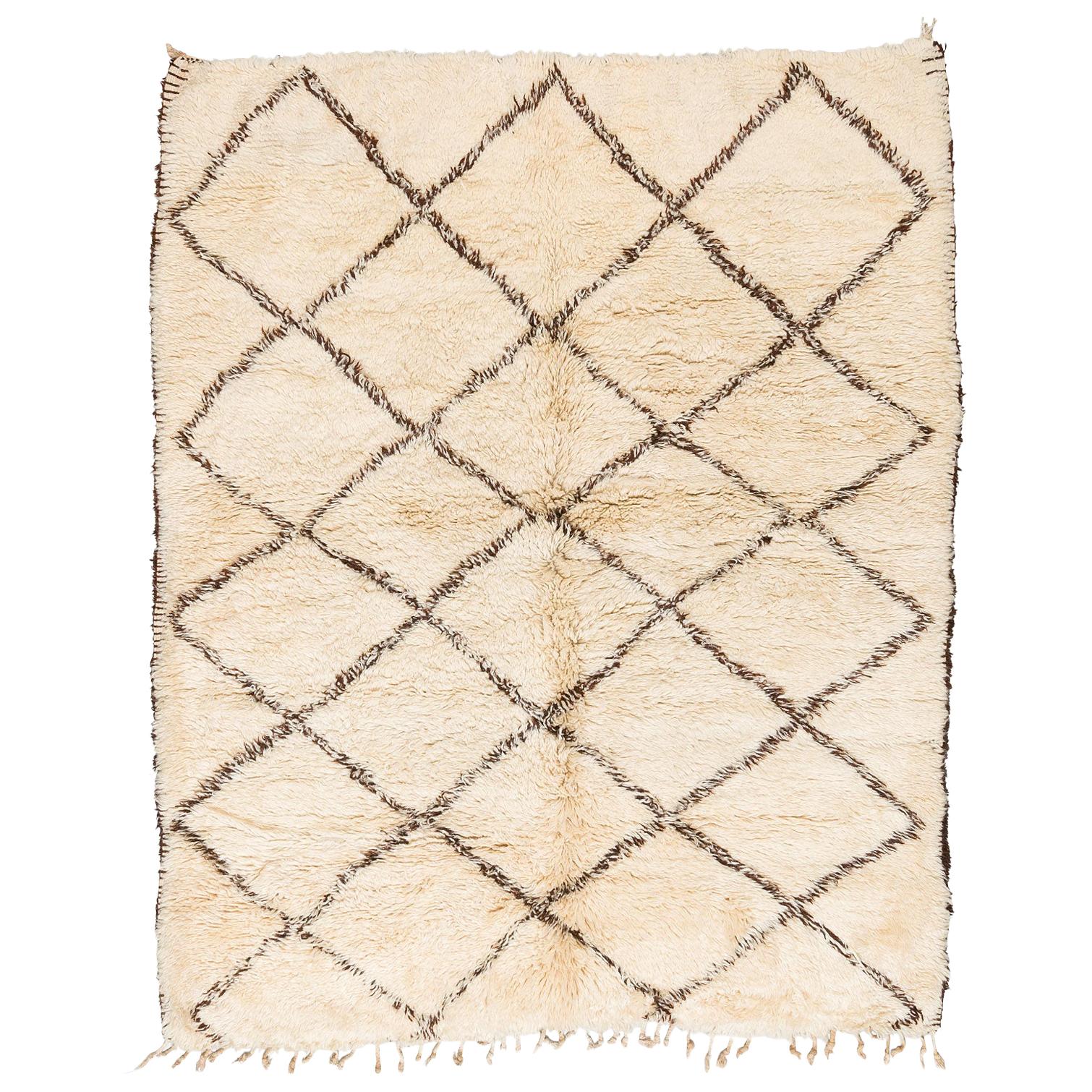 Vintage Moroccan Beni Ouarain Berber Rug with Brown Pattern on White Background