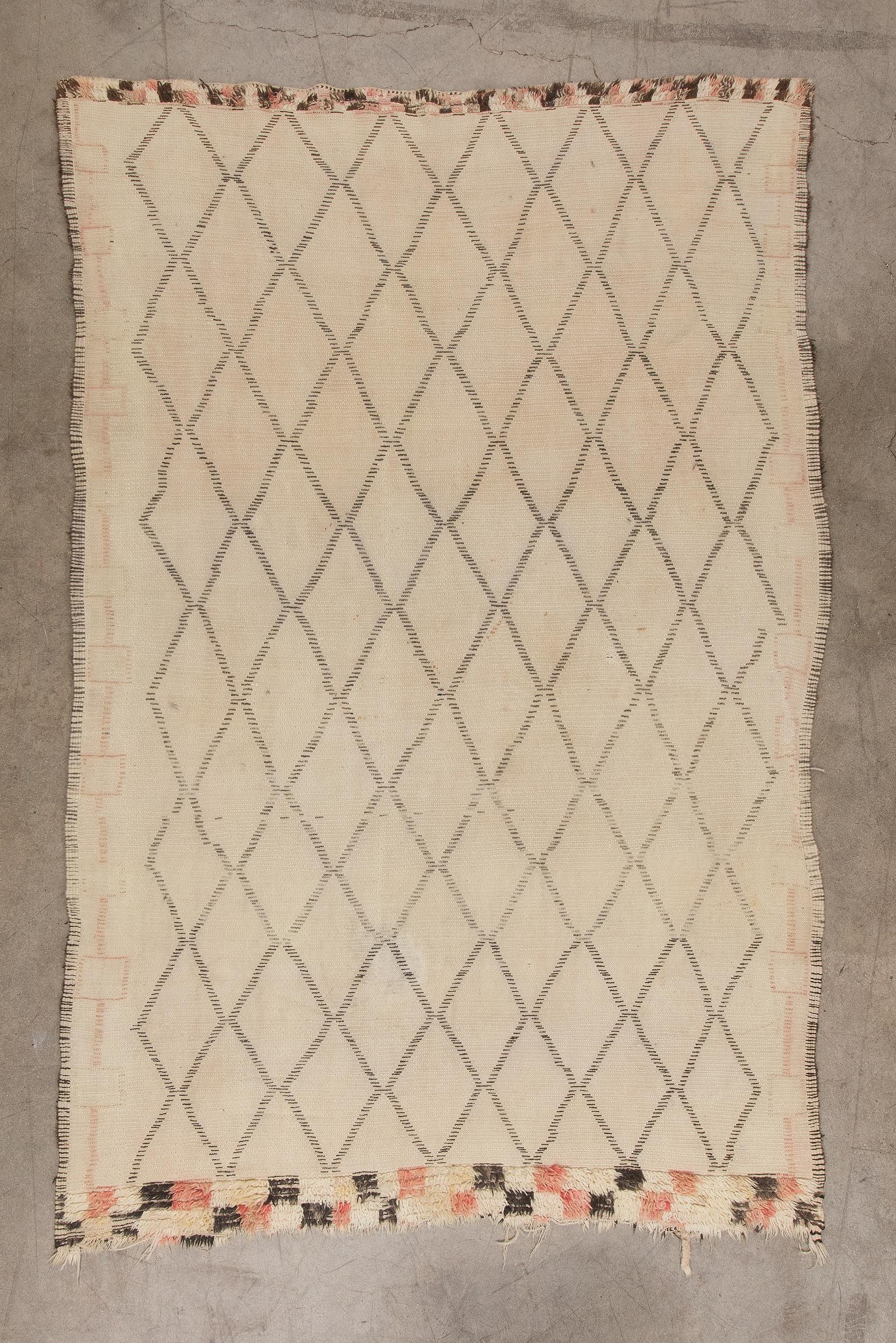 Vintage Moroccan Beni Ourain Rug - Neutral, Cream For Sale 1