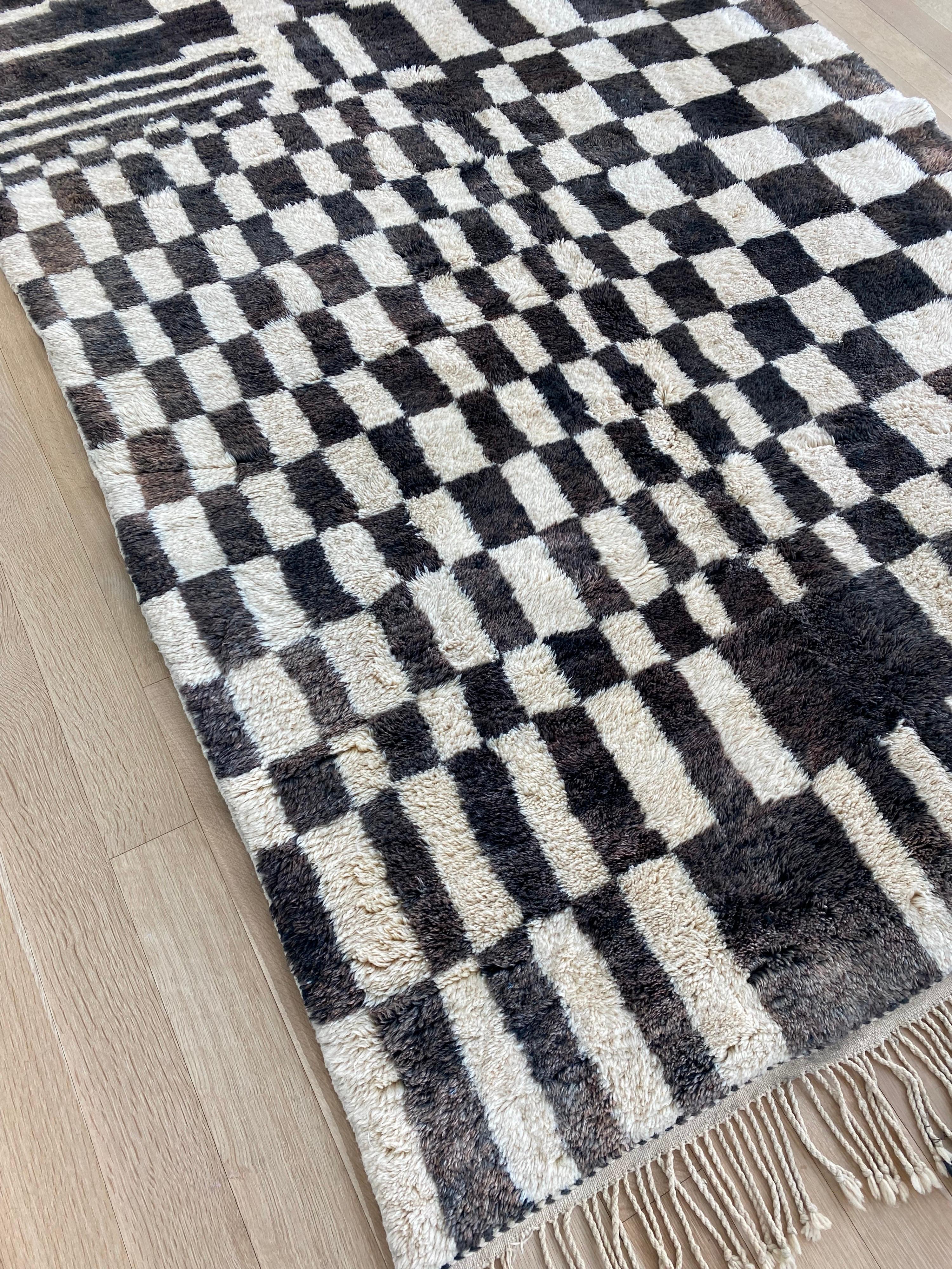 Marokkanischer Beni Ourain karierter Teppich im Vintage-Stil (Handgeknüpft) im Angebot