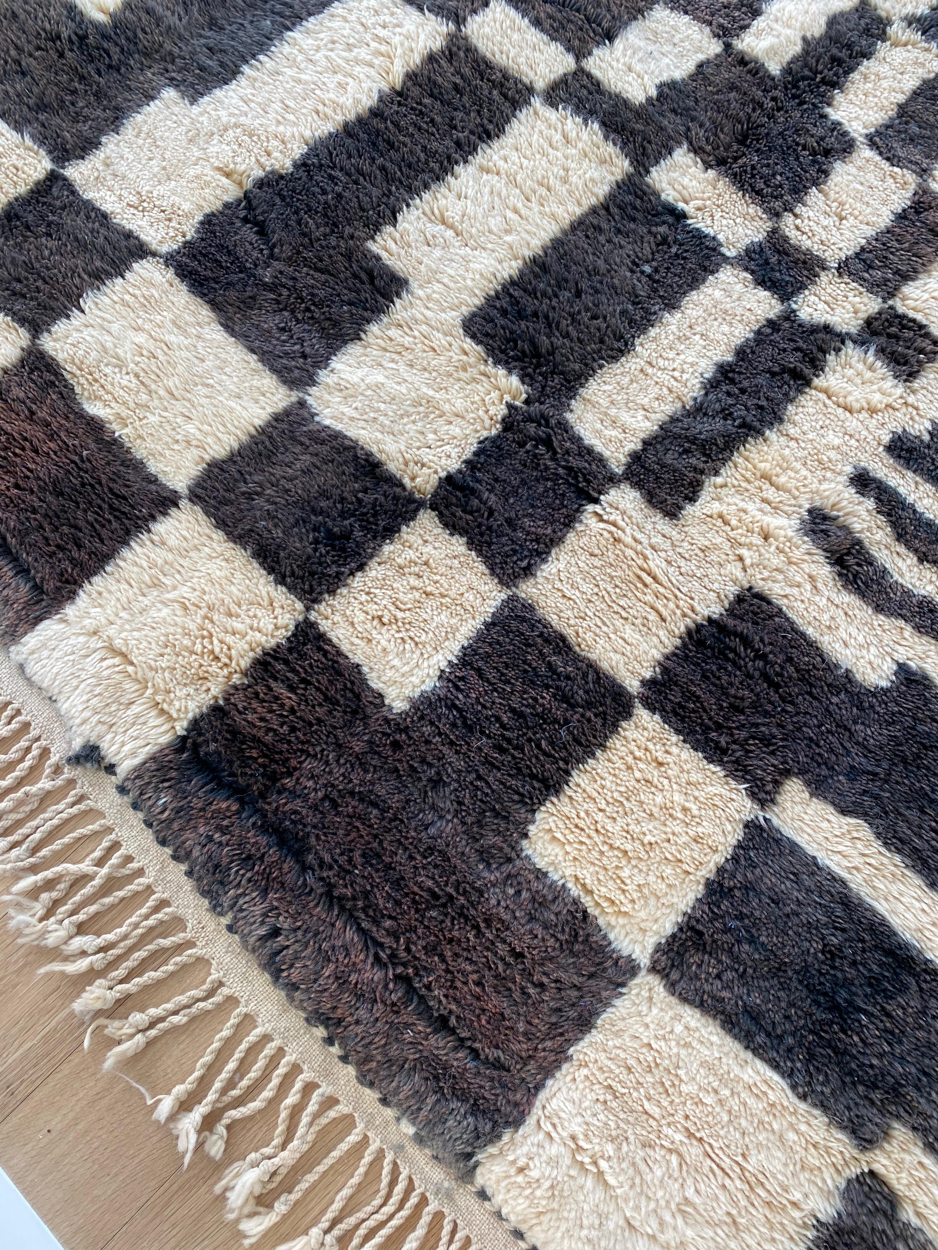 white and black checkered rug