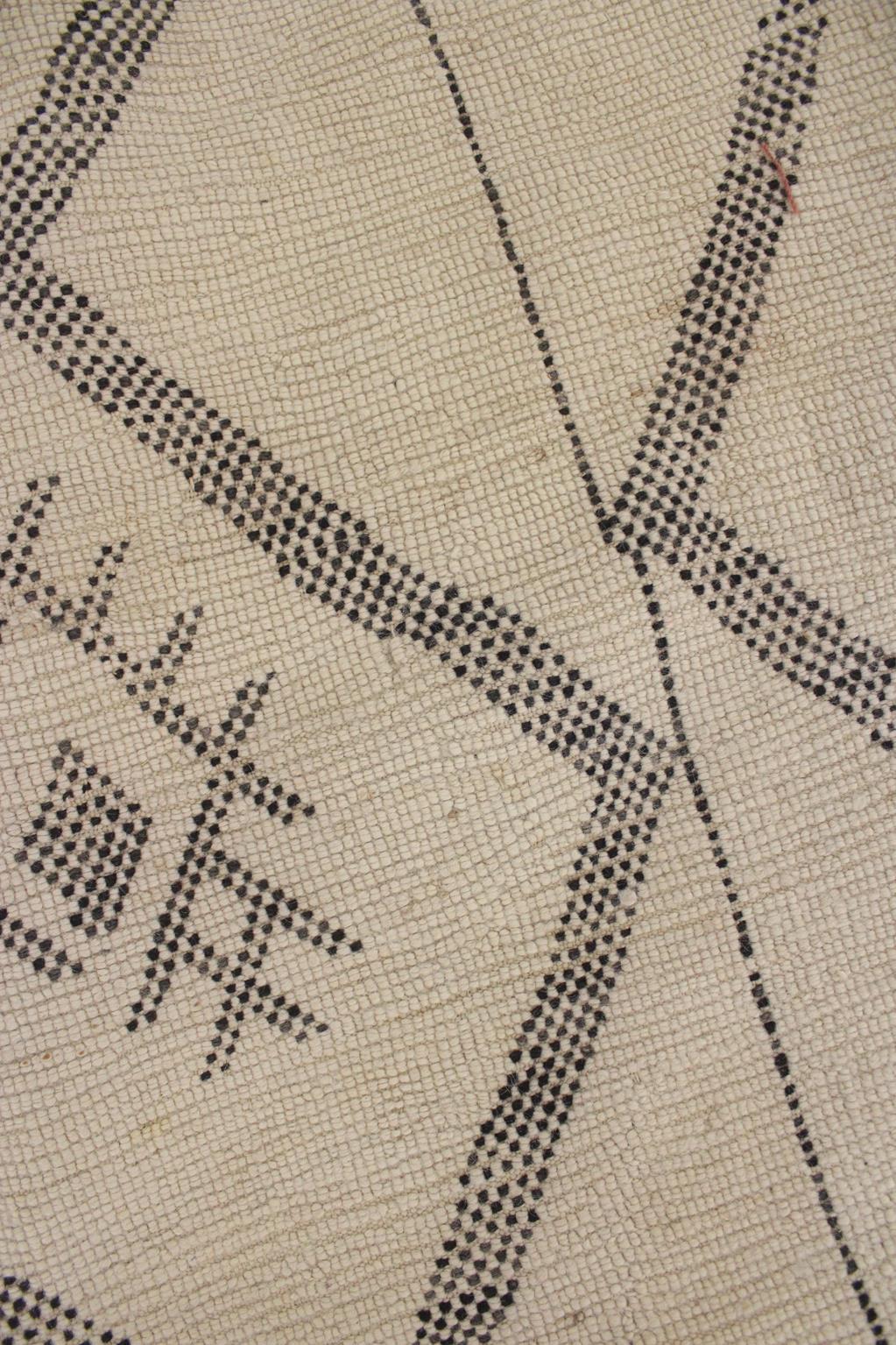 Vintage Moroccan Beni Ourain rug - Beige/black - 5.9x9.5feet / 180x290cm For Sale 6