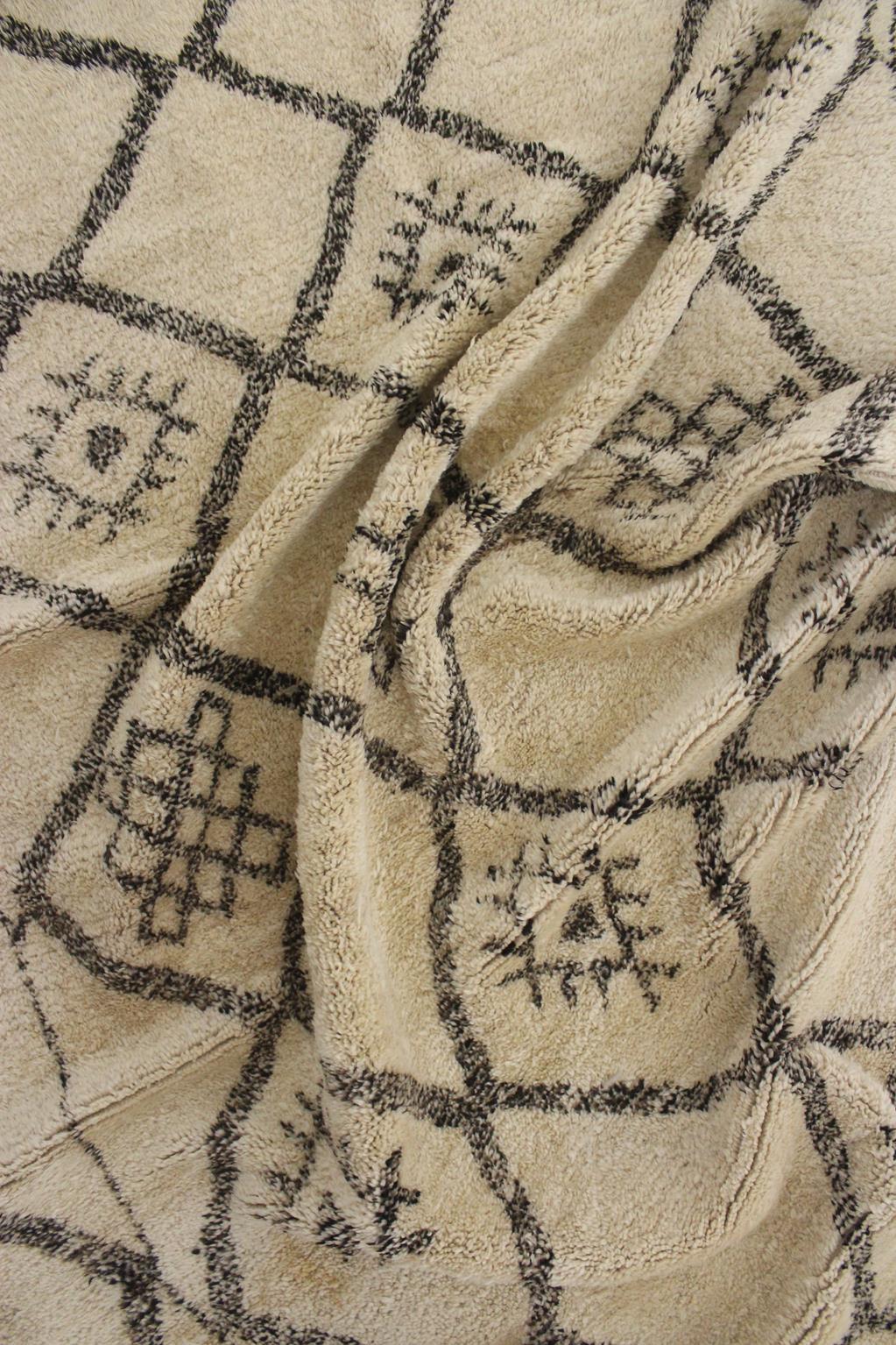 Vintage Moroccan Beni Ourain rug - Beige/black - 5.9x9.5feet / 180x290cm For Sale 7