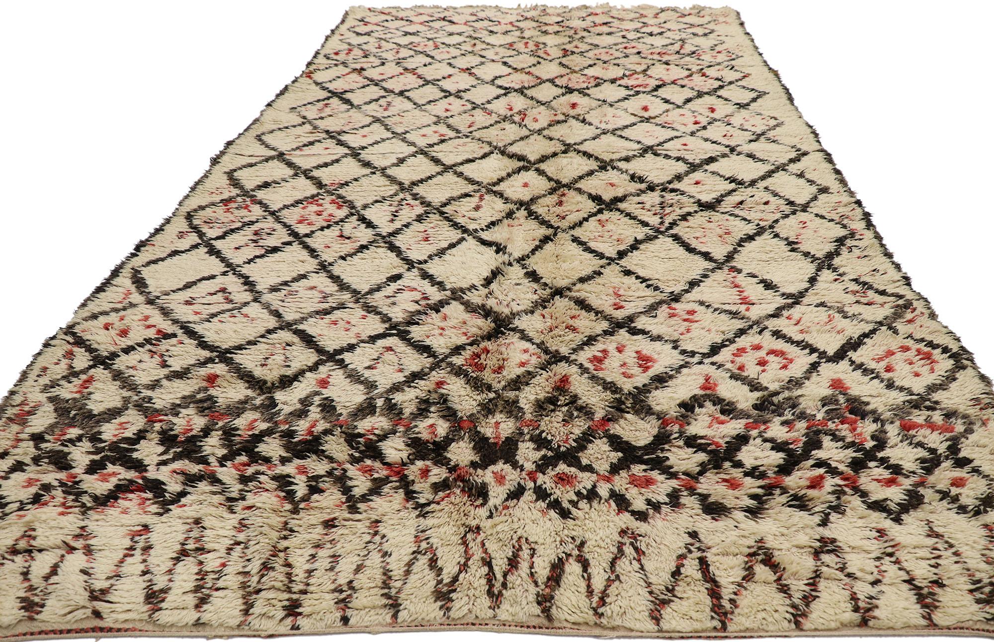 Marokkanischer Beni Ourain-Teppich im Vintage-Stil, Berber Stammeskunst Marokko (Handgeknüpft) im Angebot