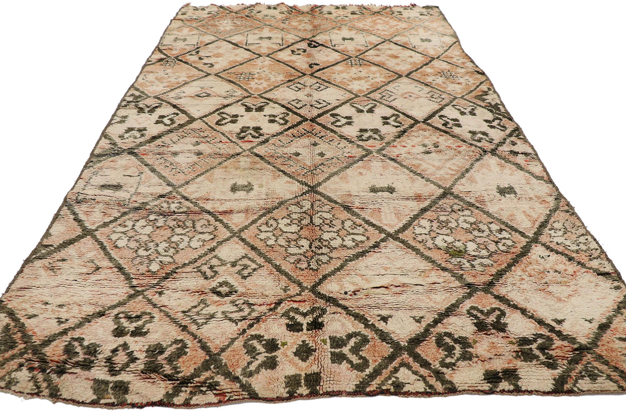  Marokkanischer Beni Ourain-Teppich im Vintage-Stil, Berber Stammeskunst Marokko (Handgeknüpft) im Angebot