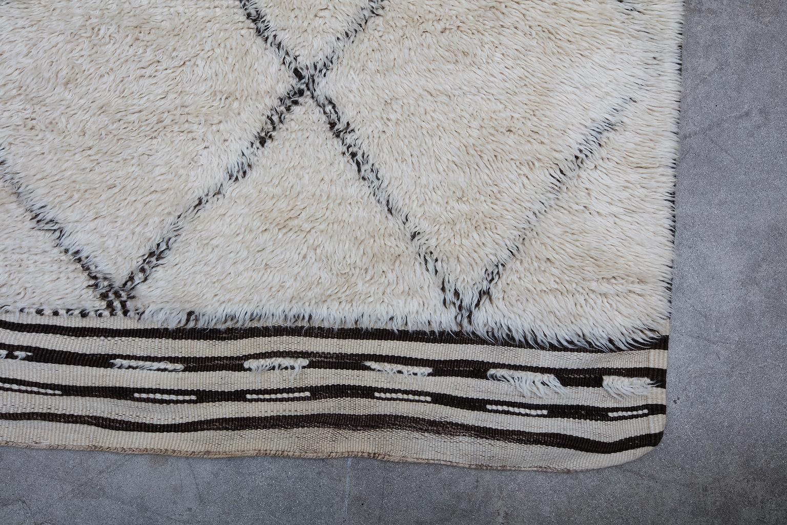 Wool Vintage Moroccan Beni Ourain Rug - Neutral, Cream, Black For Sale