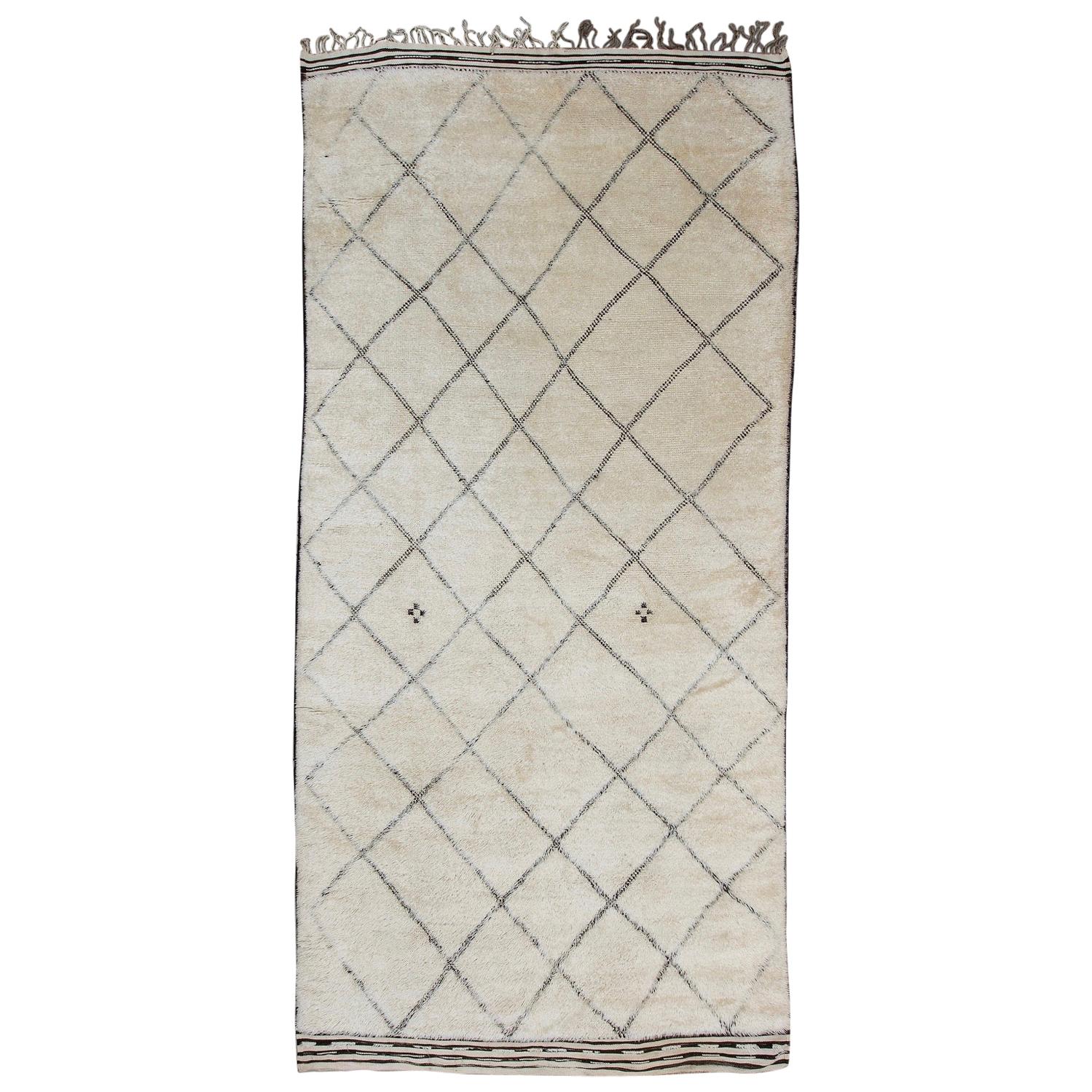 Vintage Moroccan Beni Ourain Rug - Neutral, Cream, Black For Sale