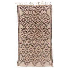 Tapis marocain Beni Ourain vintage, montagnes du Haut Atlas, accents violets