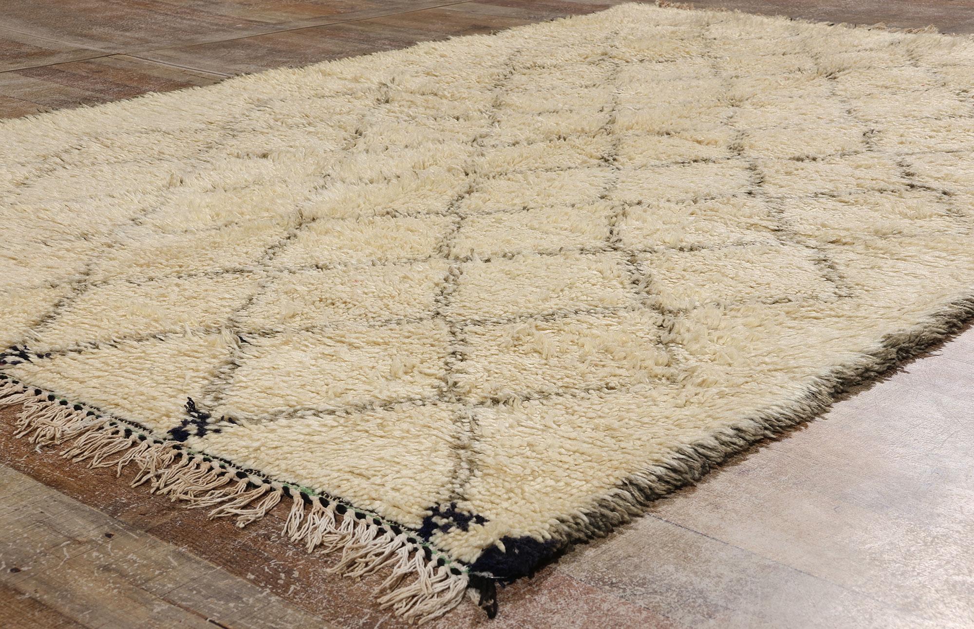 Marokkanischer Beni Ourain-Teppich im Vintage-Stil, Mid-Century Modern trifft Stammeskunst-Enchantment (Wolle) im Angebot