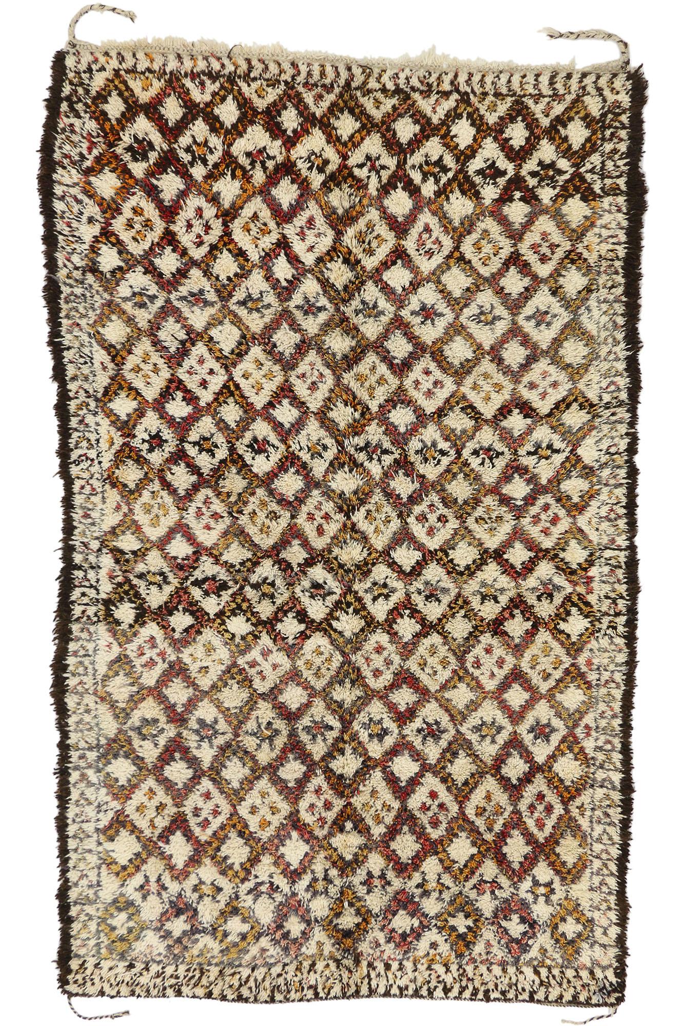 Vintage Moroccan Beni Ourain Rug, Warm Worldy Charm Meets Midcentury Modern For Sale 1