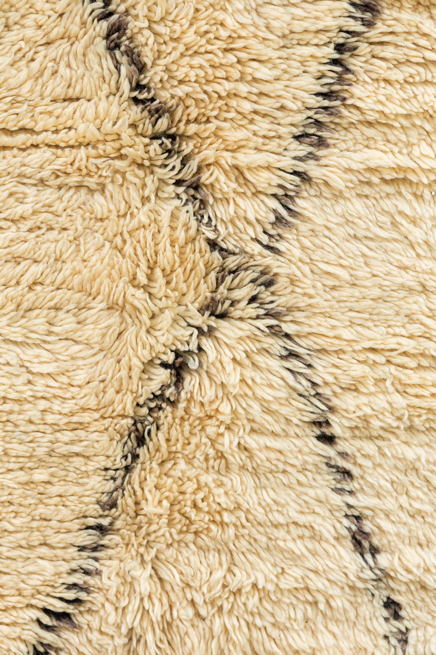 Tapis vintage marocain de la tribu Beni Ourain en vente 7