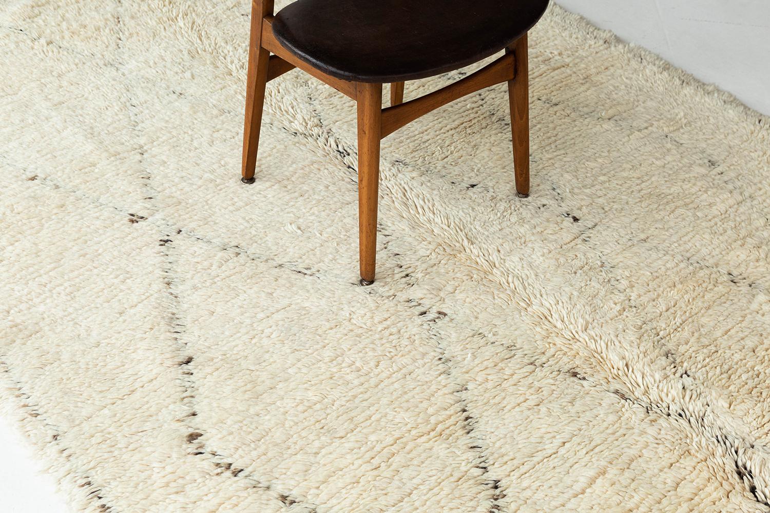 Marokkanischer Beni Ourain-Teppich mit Stammesmotiv (20. Jahrhundert) im Angebot