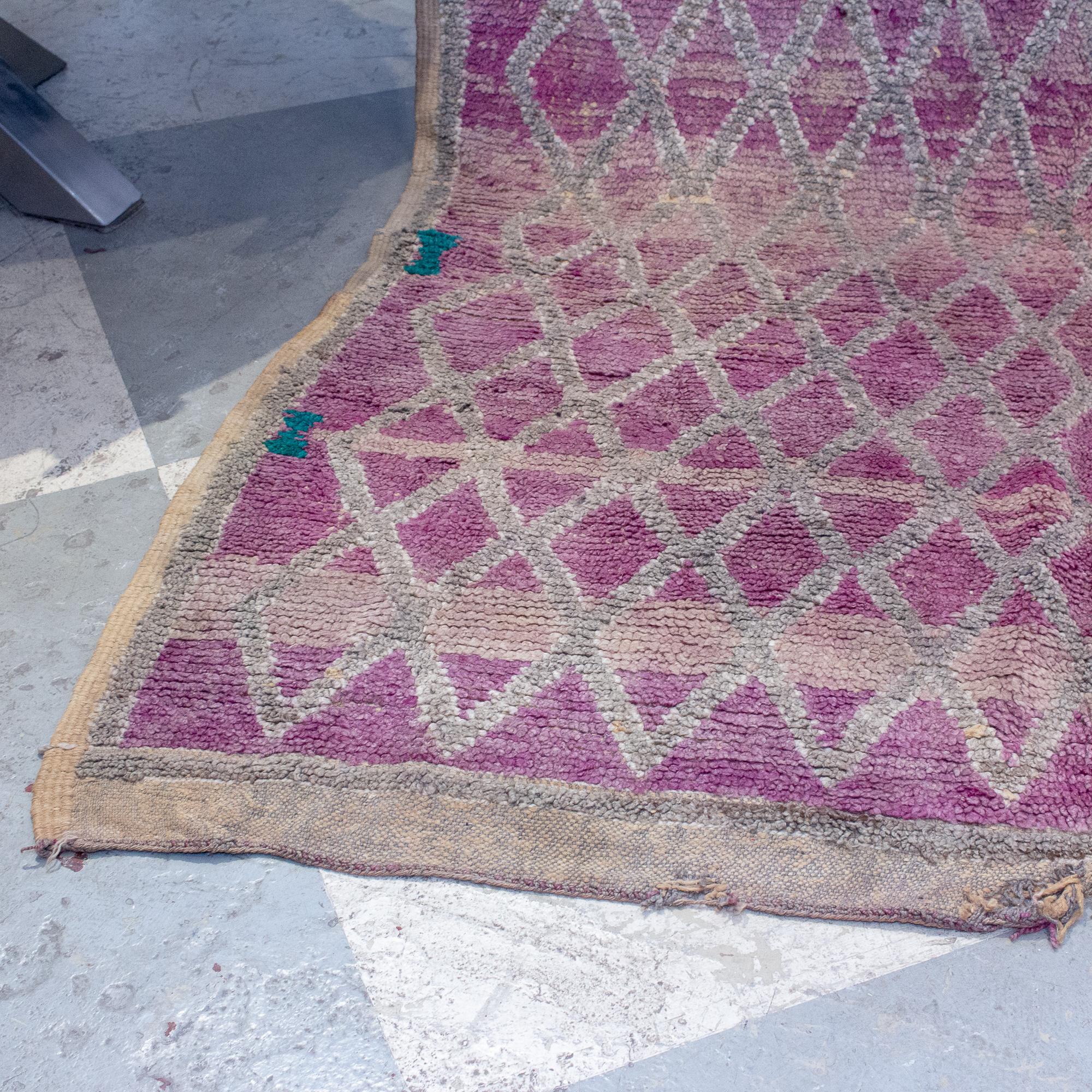 Vintage Moroccan Beni'mguild Double-Sided Berber Rug In Fair Condition For Sale In Houston, TX