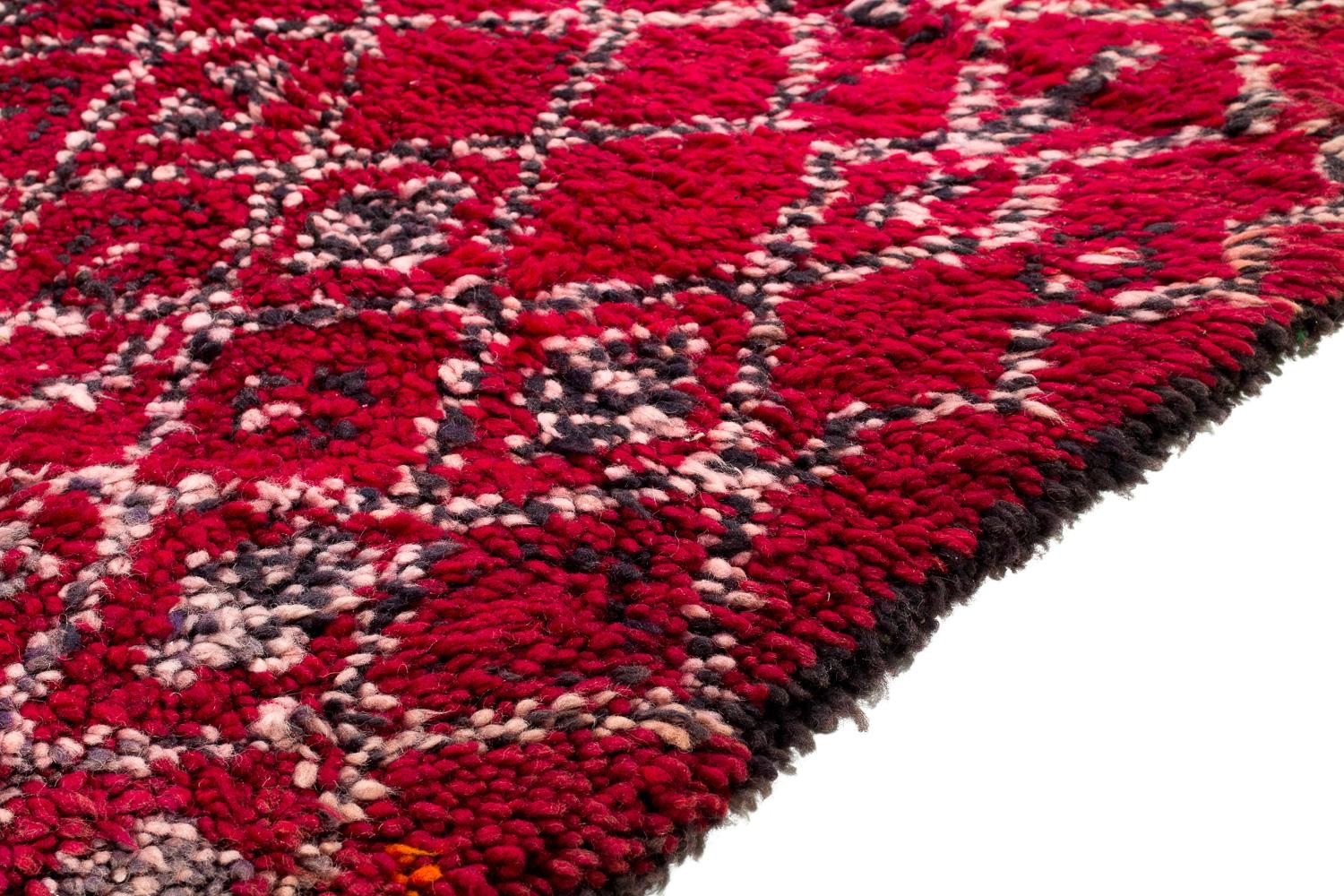 Vintage Coleccionable Auténtica Alfombra de Lana Bereber Marroquí Ait Youssi Roja en Excelente estado para la venta en New York, NY