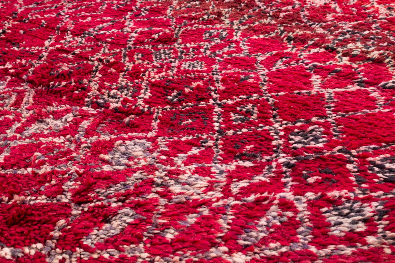 Vintage Coleccionable Auténtica Alfombra de Lana Bereber Marroquí Ait Youssi Roja en venta 2
