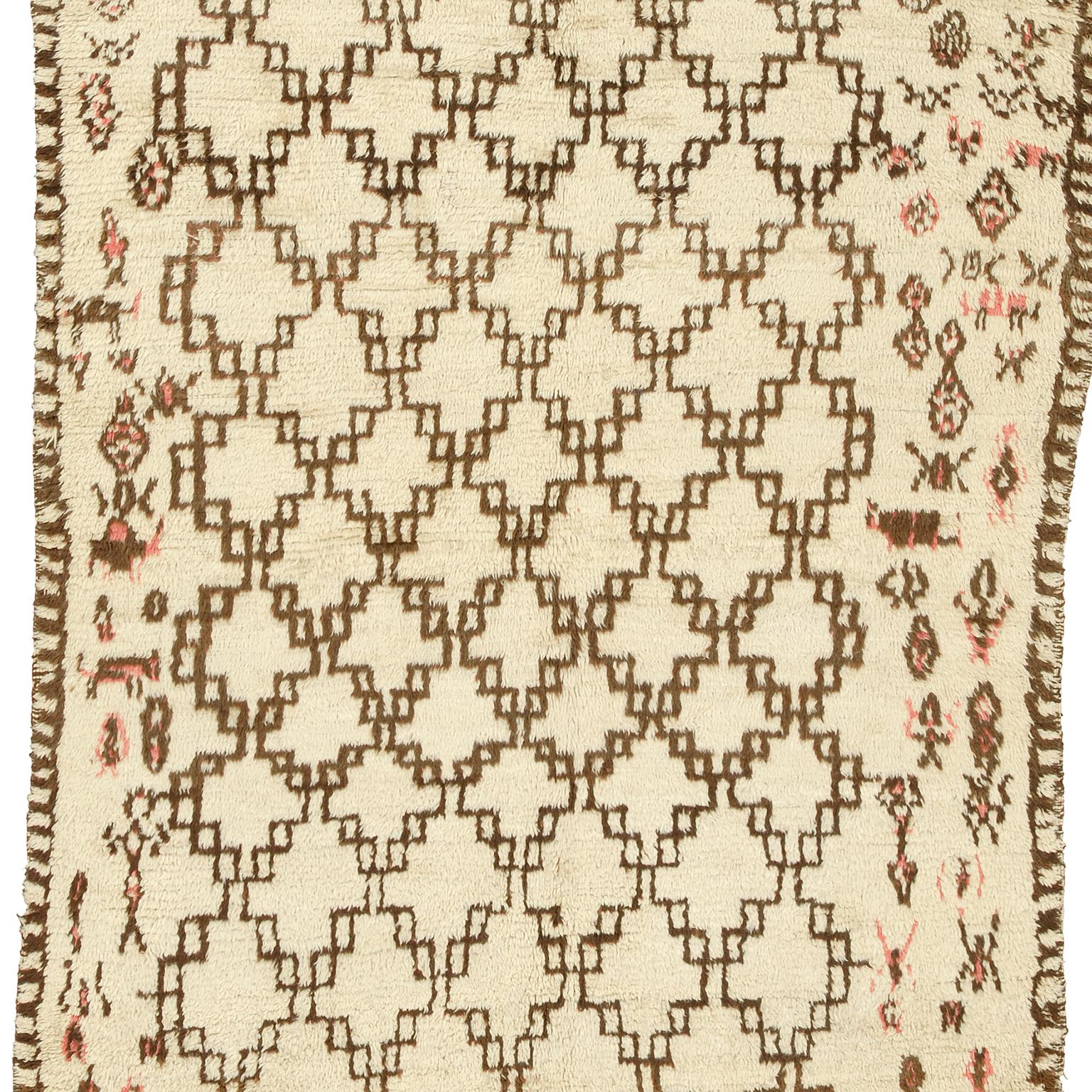 Hand-Woven Vintage Moroccan Berber Carpet For Sale