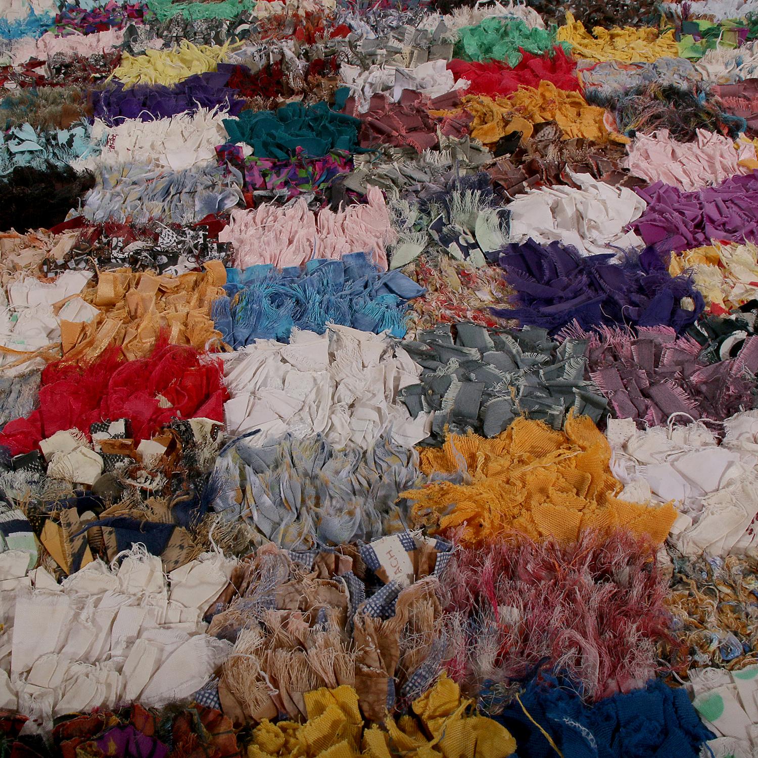 Tribal Tapis berbère marocain vintage géométrique en tissu de laine multicolore de Rug & Kilim en vente