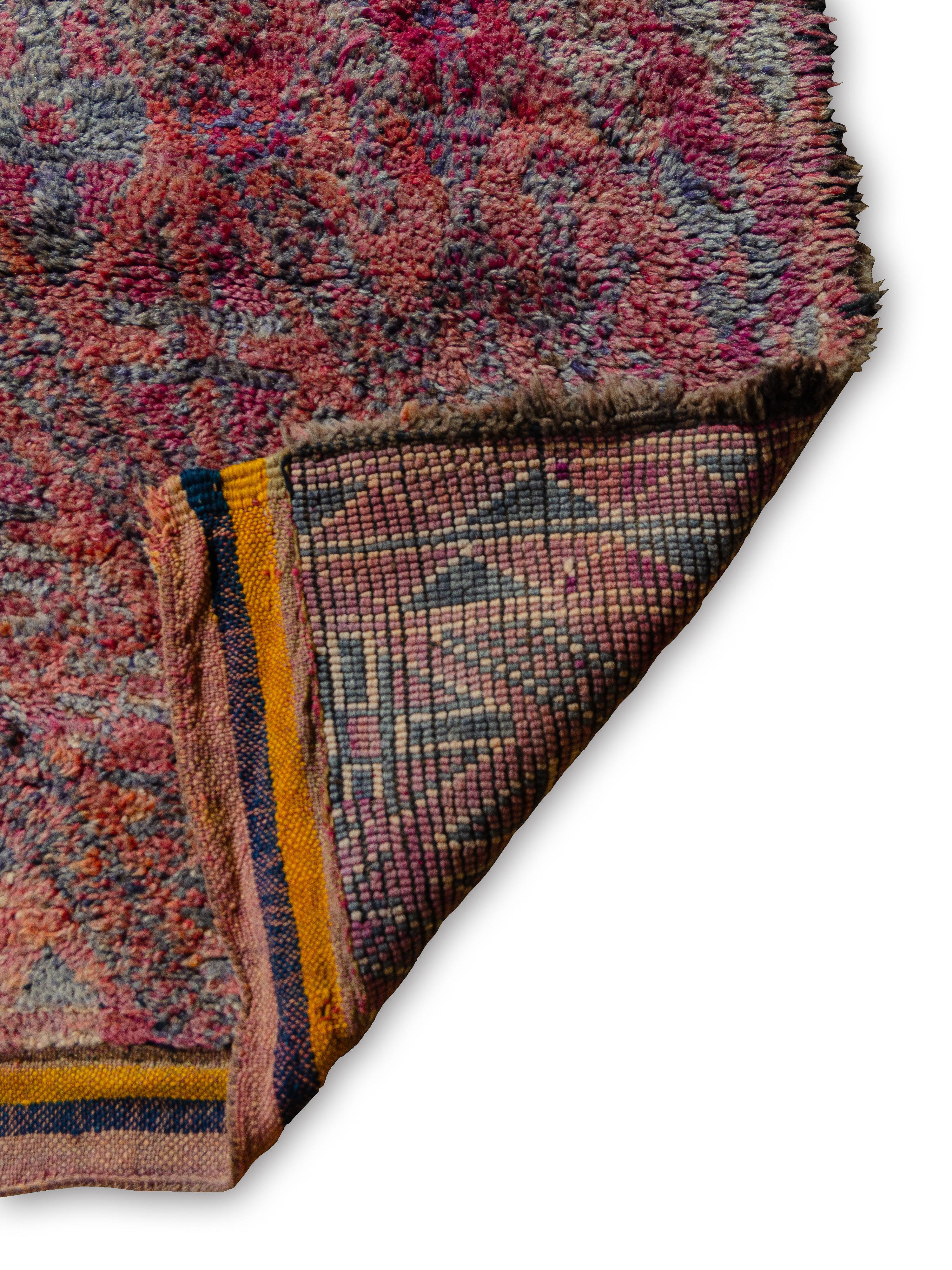 Hand-Woven Vintage Moroccan Berber Guigou carpet with chevrons curated by Breuckelen Berber For Sale