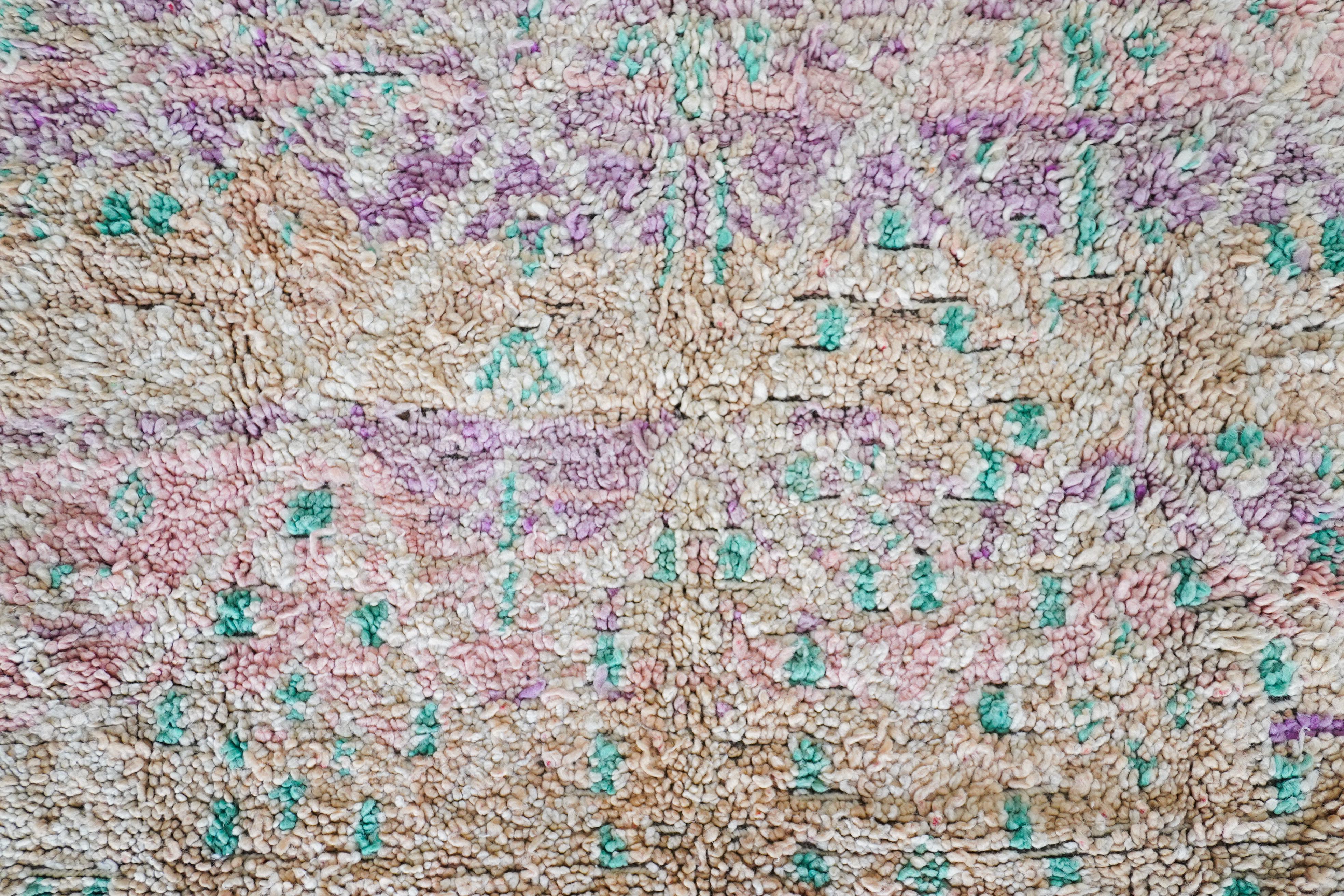 Marokkanischer Berberteppich aus den 70er Jahren  100% Wolle  6.8x9 Ft 205x270 Cm im Zustand „Relativ gut“ im Angebot in Salé, MA