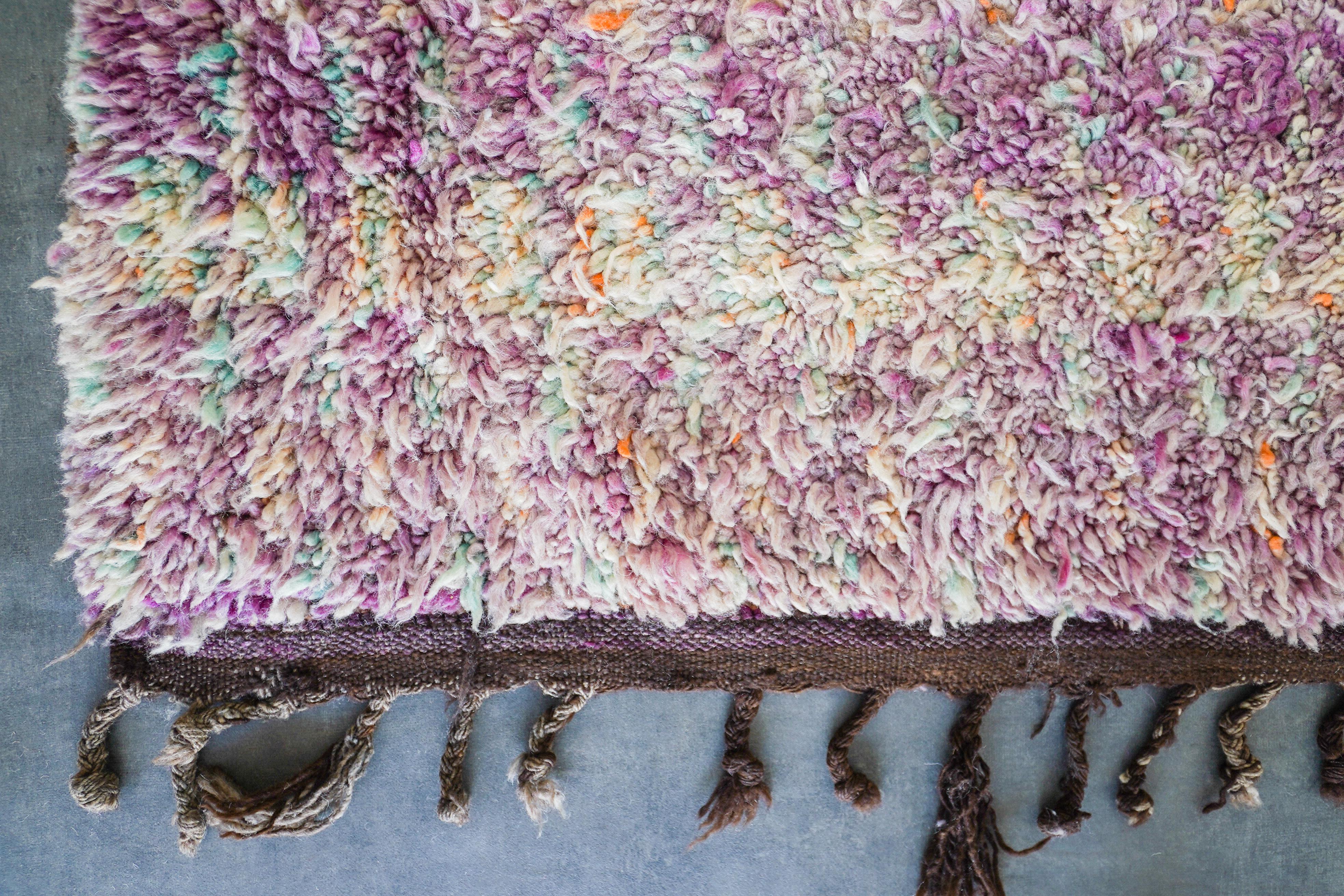 Marokkanischer Berberteppich aus den 70er Jahren  100% Wolle  6x11 Fuß 185x330 cm (Handgeknüpft) im Angebot