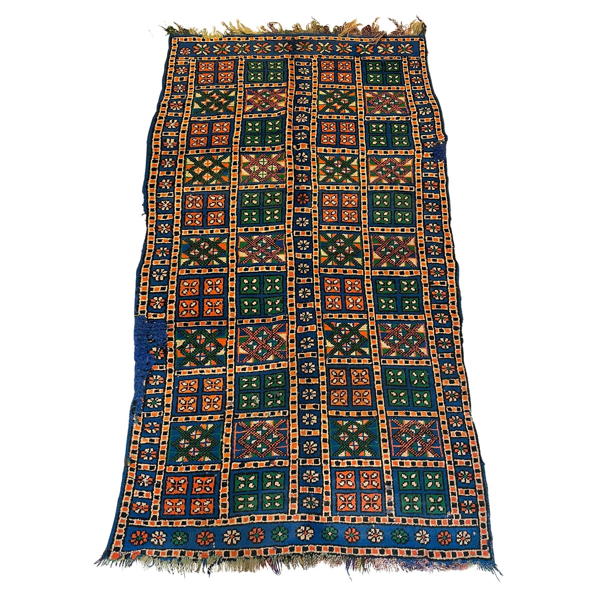 Tappeto berbero marocchino vintage con griglia geometrica in blu, verde e arancione in vendita