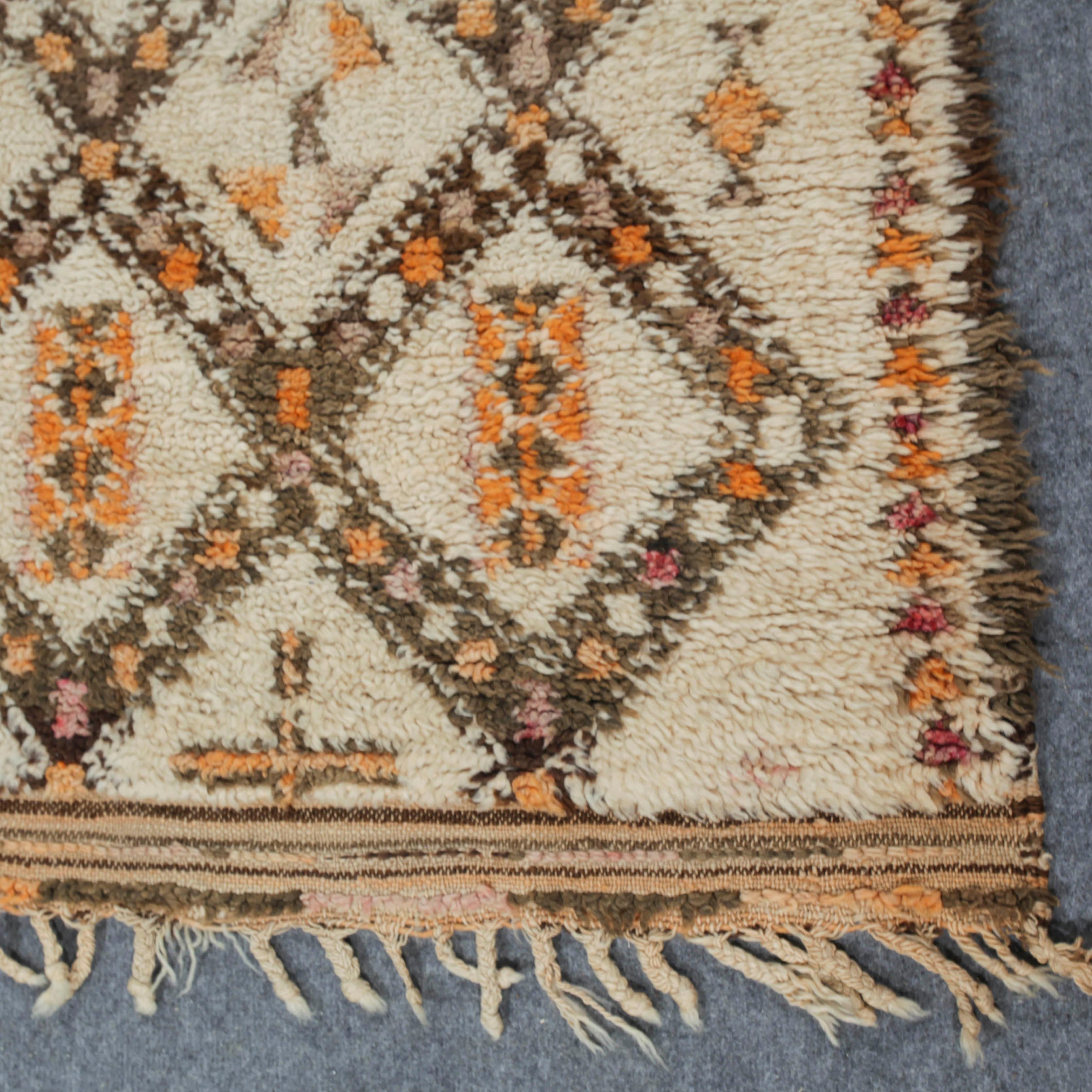 Vintage Moroccan Berber Rug with Henna Accents 2