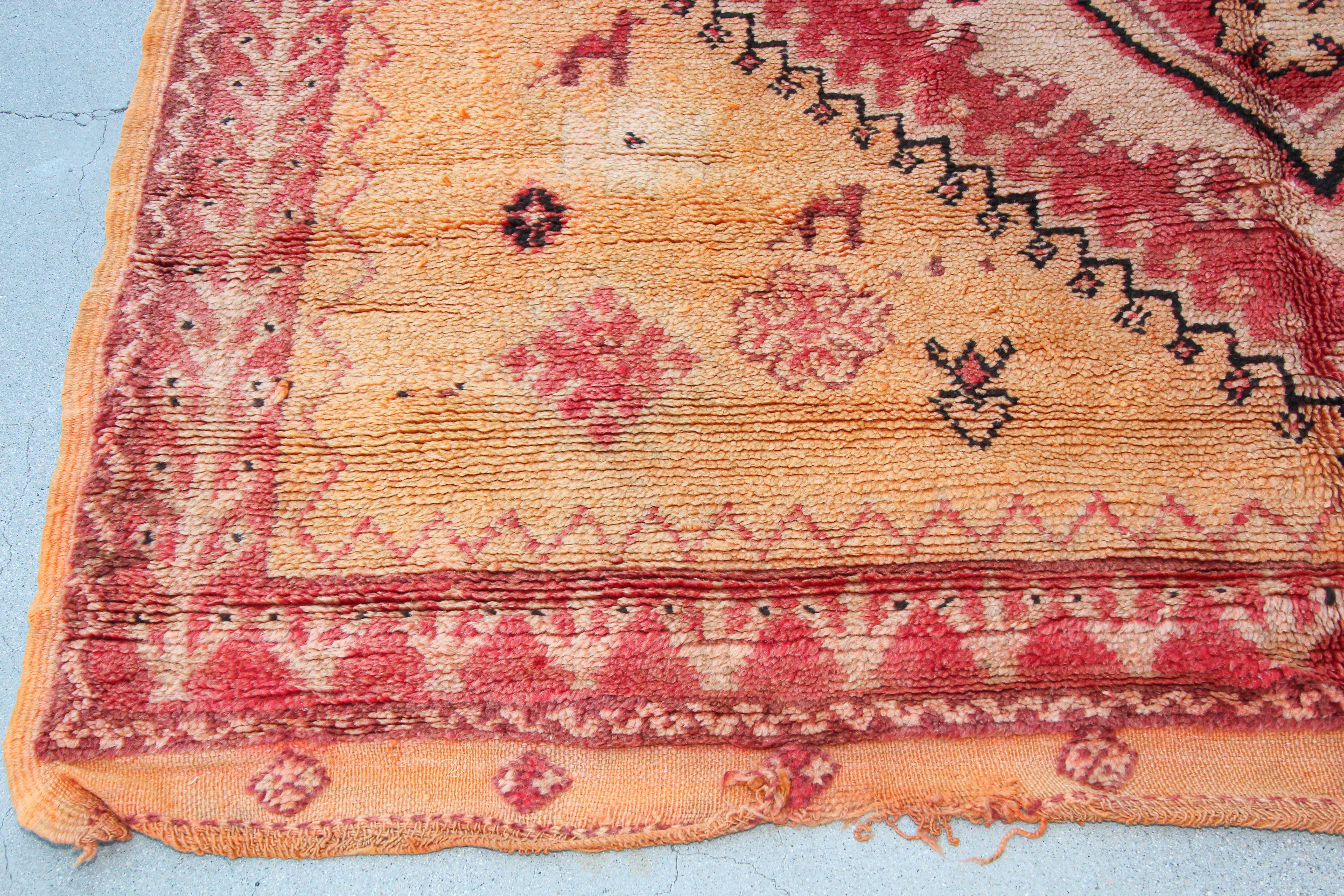 Laine Tapis berbère marocain vintage des années 1960 en vente