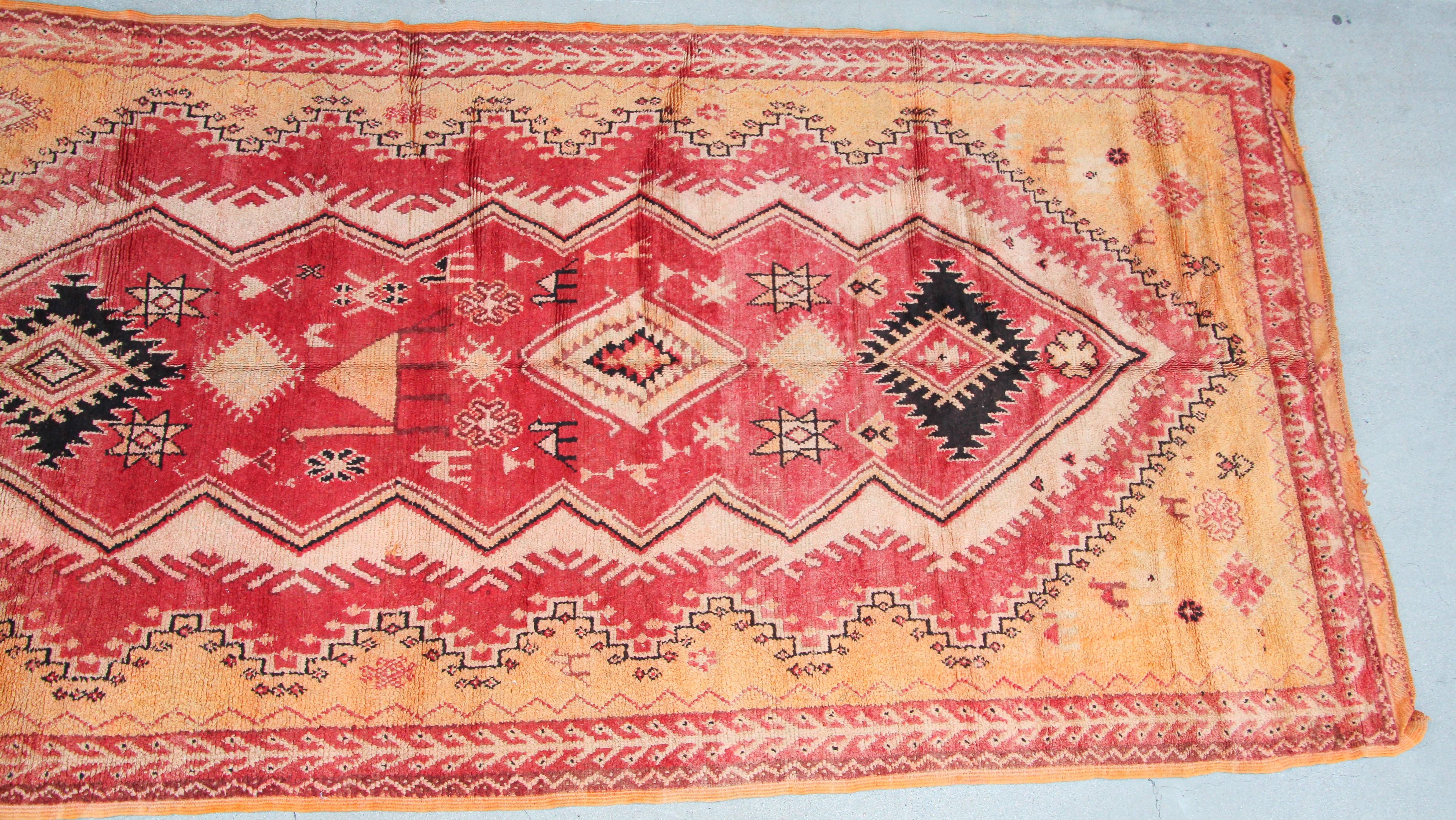 Vegetable Dyed Vintage 1960s Moroccan Berber Rug For Sale