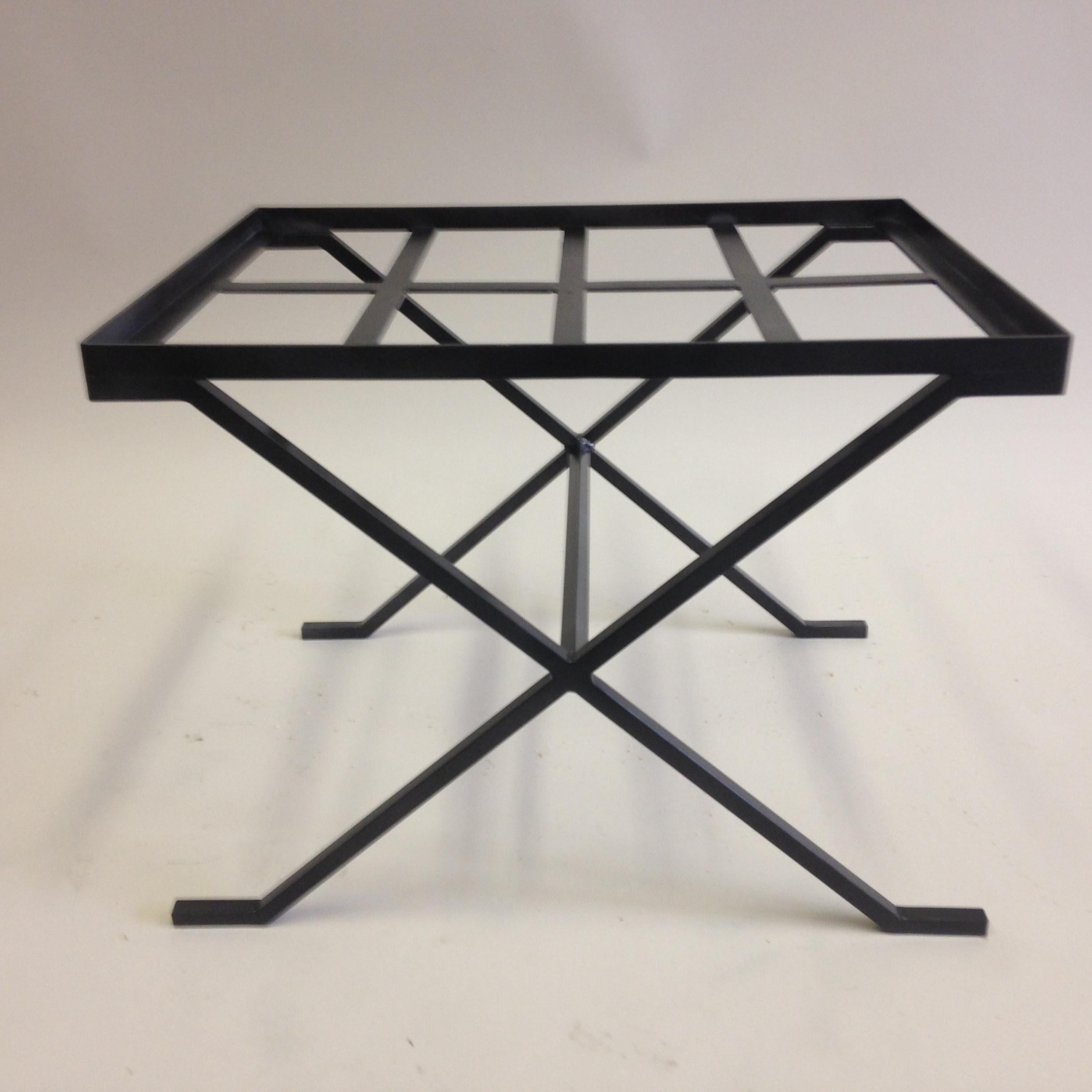 Marokkanischer Berberteppich mit geometrischem Muster, Stammeskunst oder Läufer (Moderne der Mitte des Jahrhunderts) im Angebot
