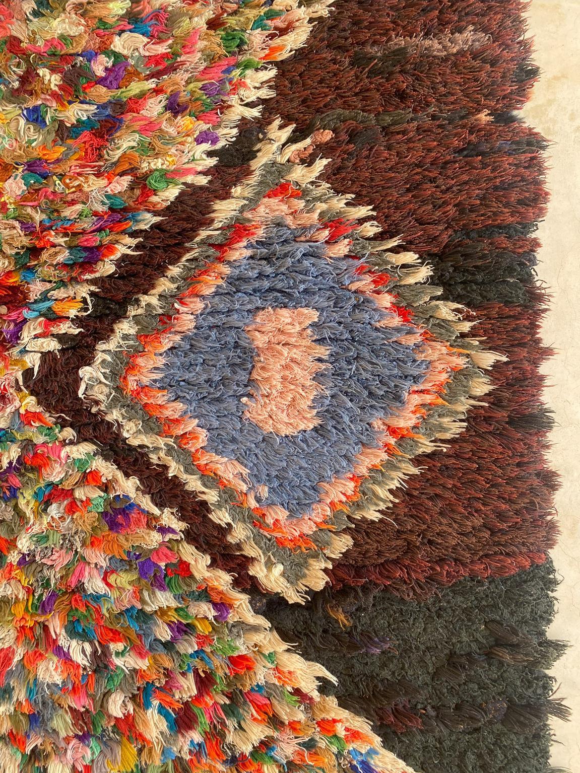 Vintage Moroccan Boucherouite rug - Brown/multicolor - 3.1x5.9feet / 96x180cm For Sale 3