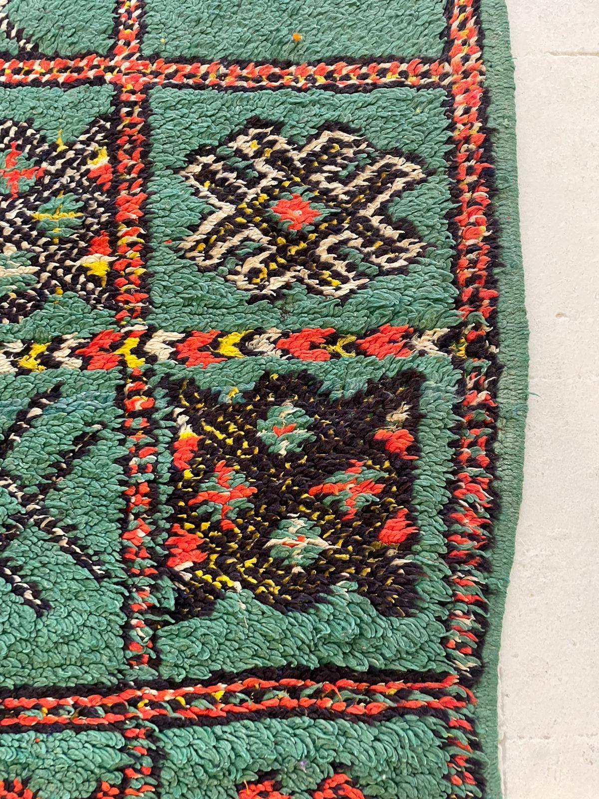 Vintage Moroccan Boucherouite Rug – Hand-Knotted Tribal Wool Early 20th Century In Good Condition For Sale In Wrexham, GB